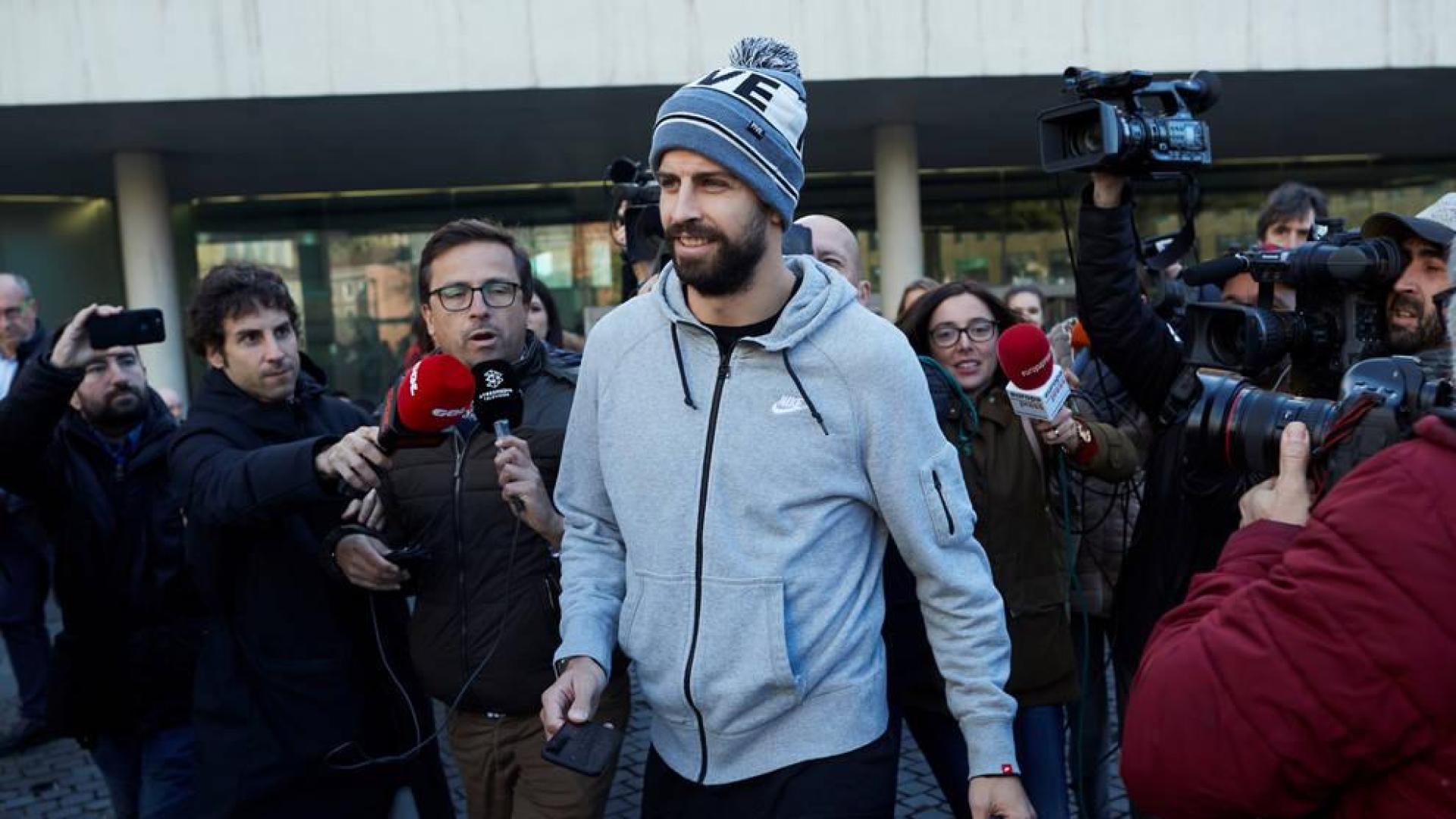 Piqué acepta una multa de 48.000 euros por conducir sin puntos en el carné
