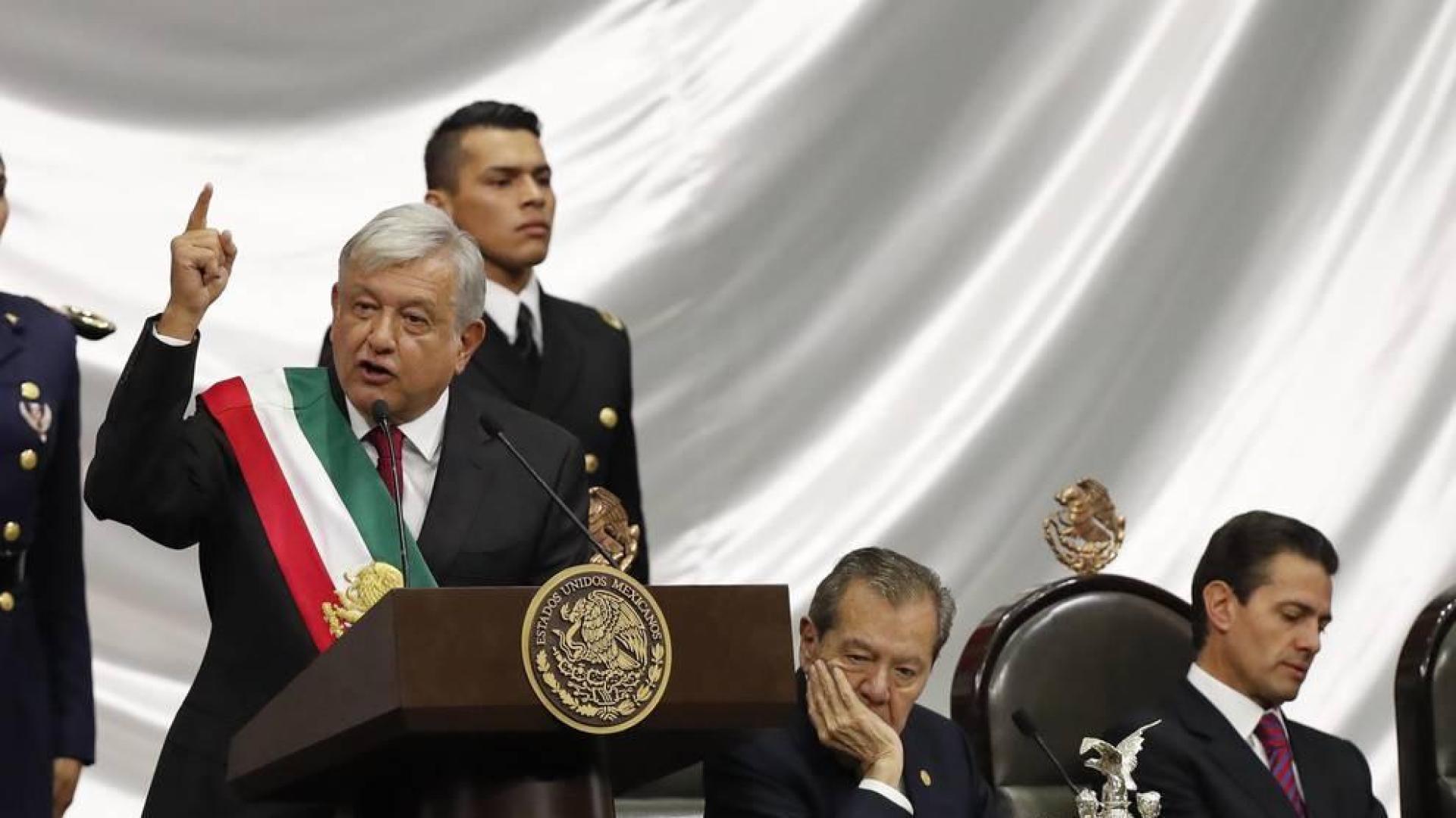 Andrés Manuel López Obrador asume la presidencia de México