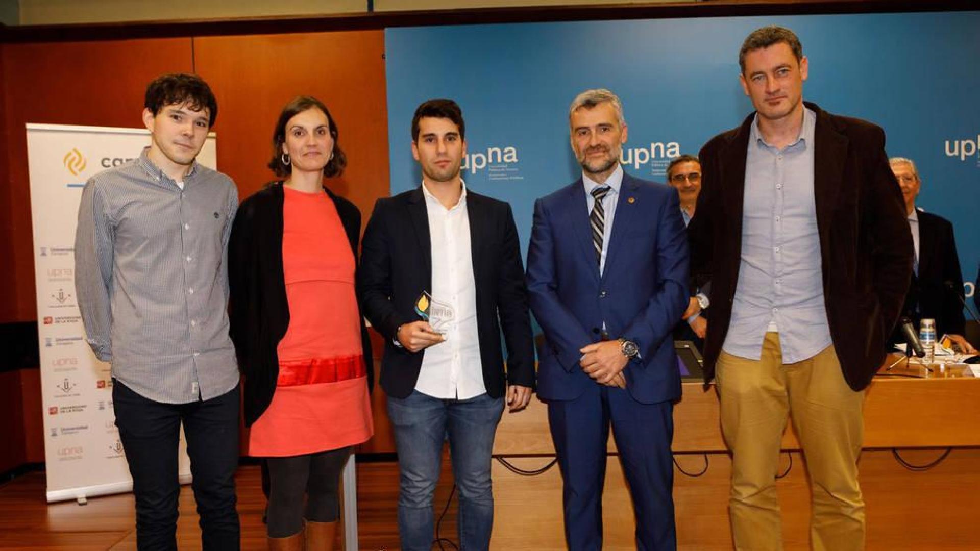 El equipo de Inbiot junto al rector de la UPNA y presidente de Campus Iberus, Alfonso Carlosena.