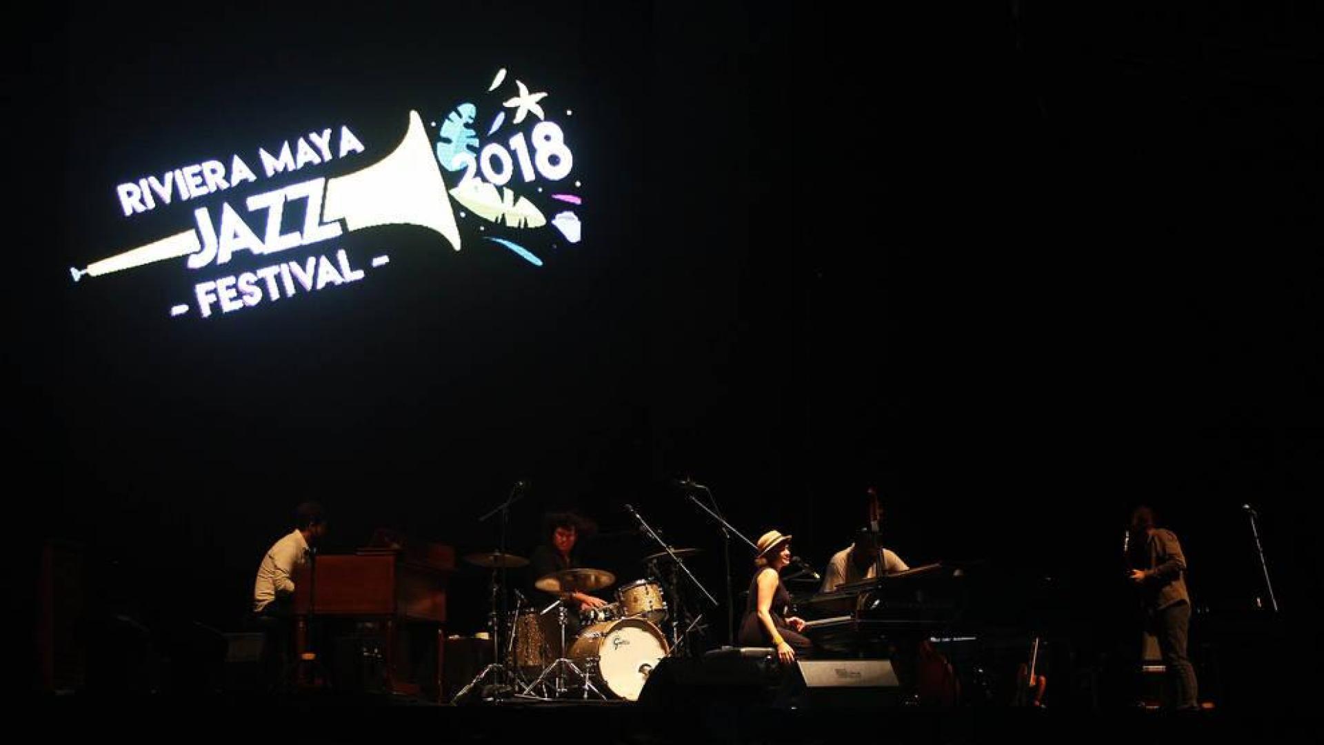 Bobby McFerrin cierra un Festival de Jazz Riviera Maya de récord
