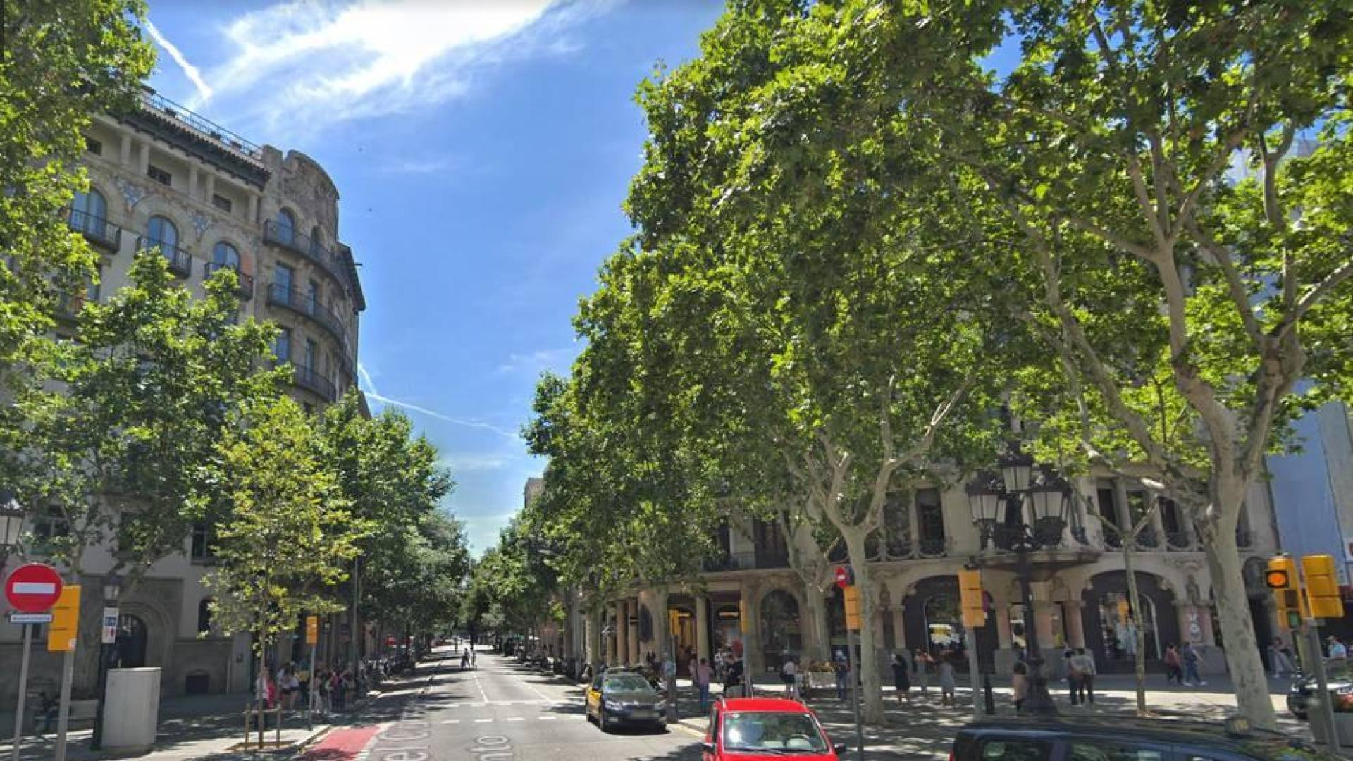 Unos ladrones armados asaltan un joyería en el Paseo de Gràcia de Barcelona