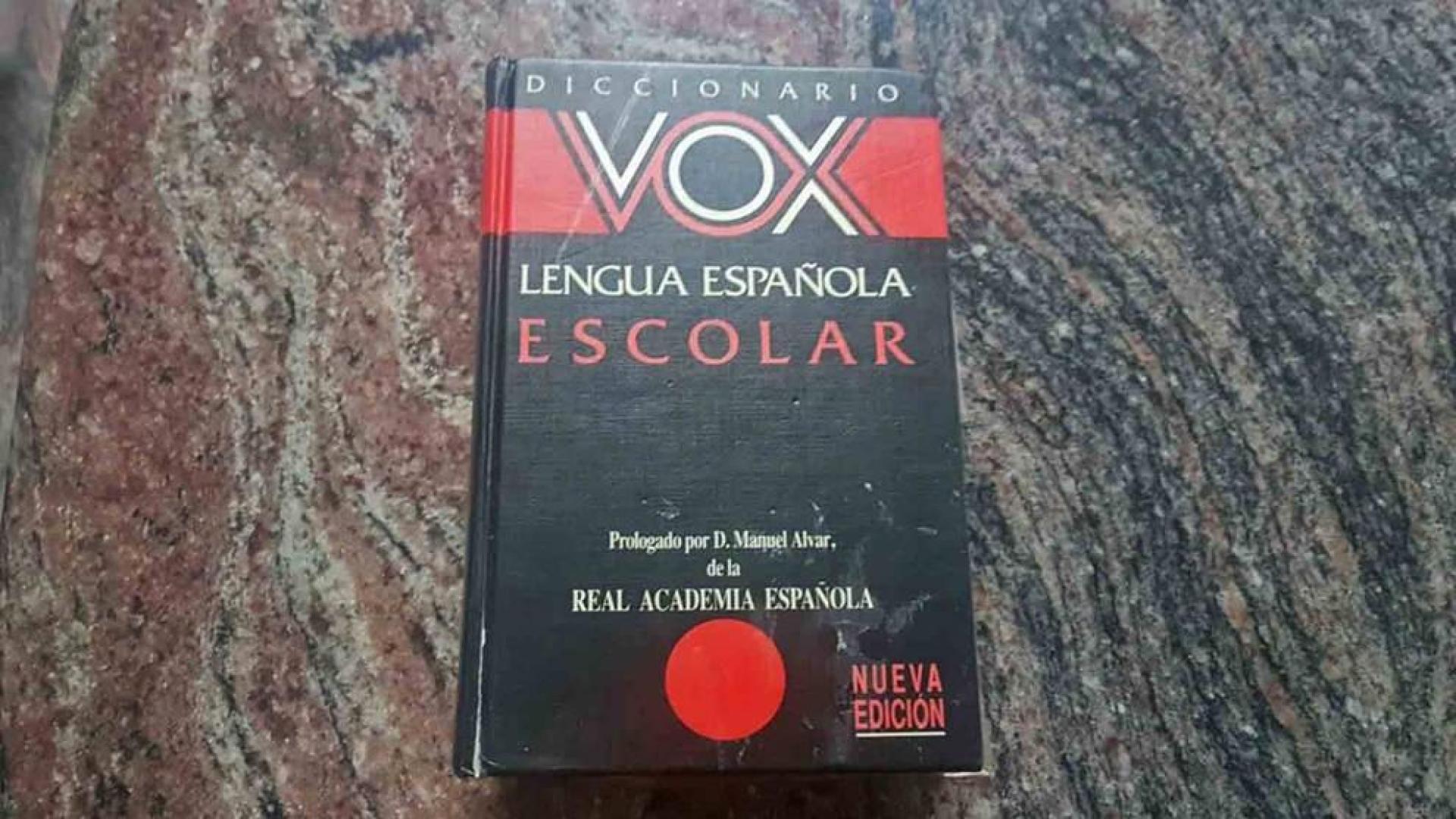 Un diccionario de la editorial Vox.