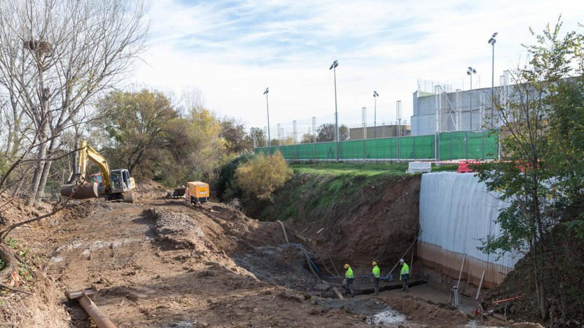 La CHE instala tres compuertas en 2 ríos para reducir daños en Tudela