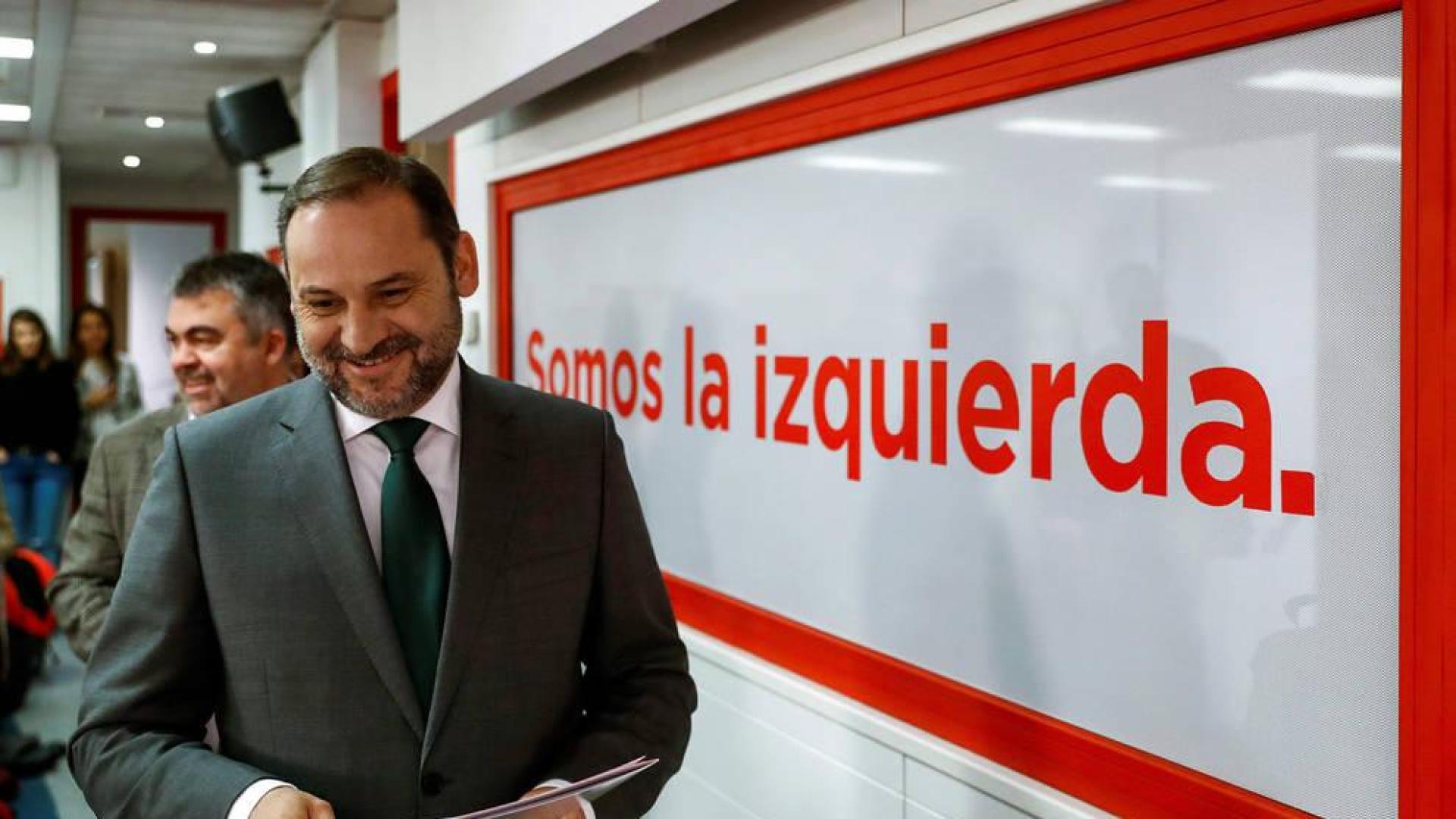 El Ministro de Fomento José Luis Ábalos, durante la rueda de prensa tras la reunión de la ejecutiva federal del PSOE.