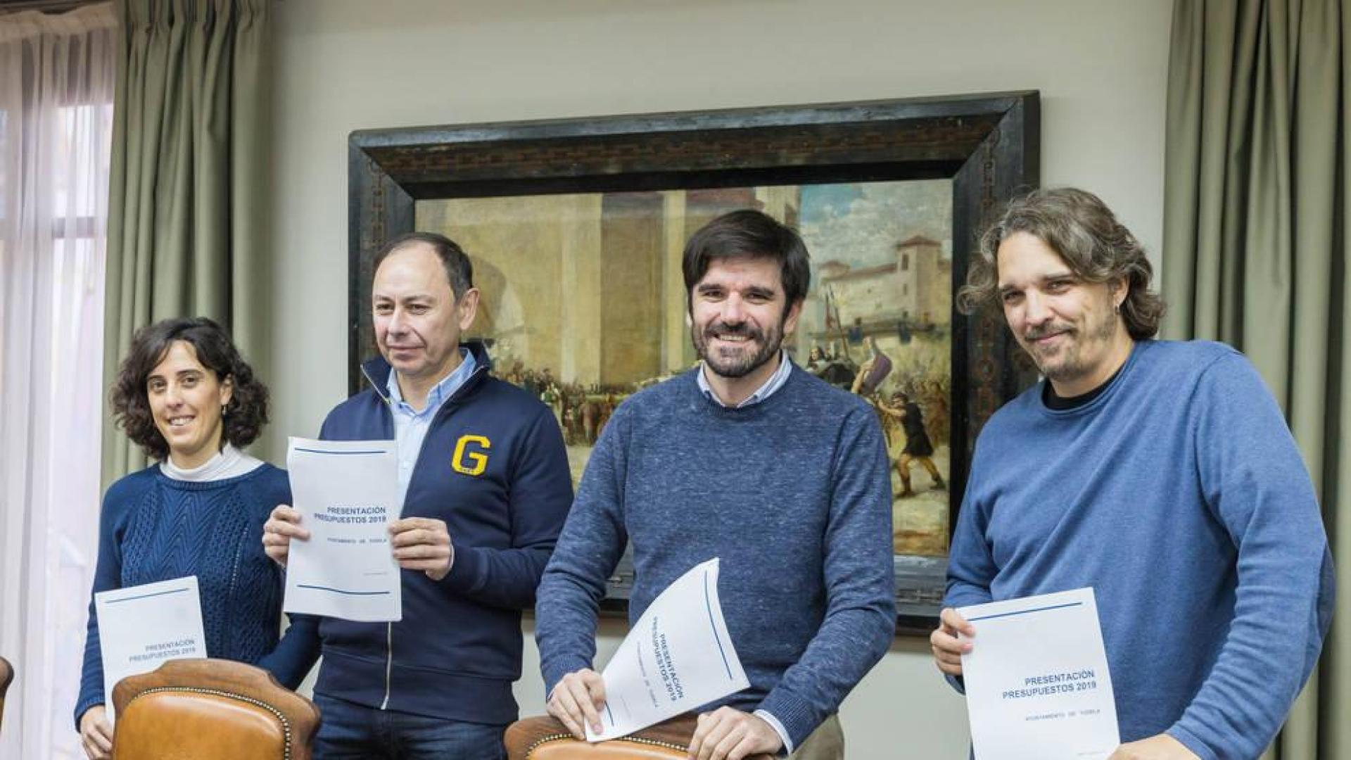 De izda. a dcha: Marisa Marqués (I-E), José Ángel Andrés (PSN), Eneko Larrarte (I-E) y Daniel López (Tudela Puede).