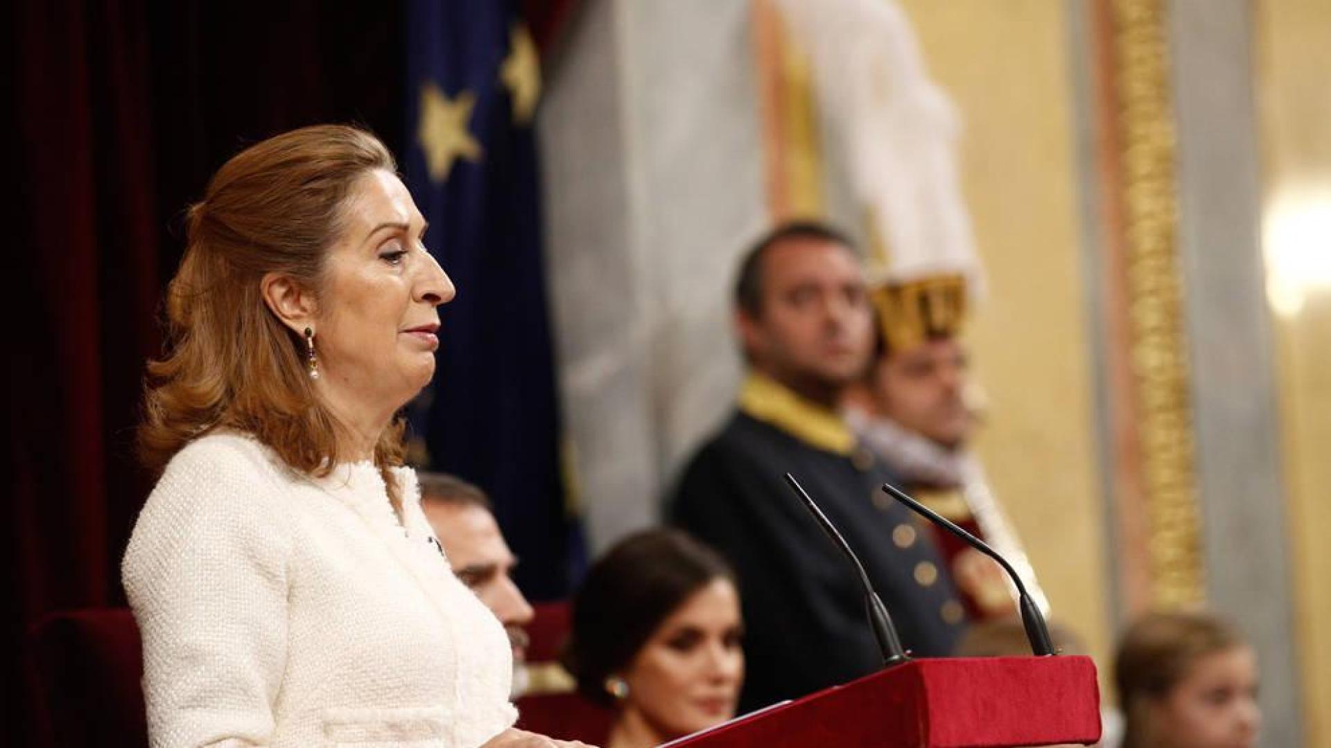 Pastor llama a todos los españoles a renovar el "Gran Pacto Constitucional"
