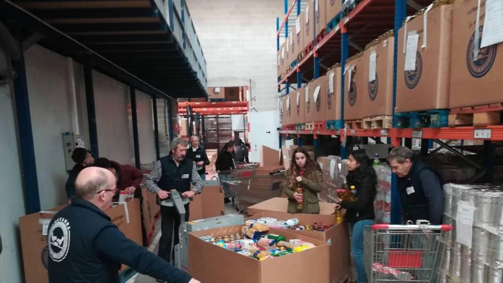 Más de 400 alumnos de distintos centros van a particiar en las tareas de clasificación de los productos, que se prolongan durante dos semanas.