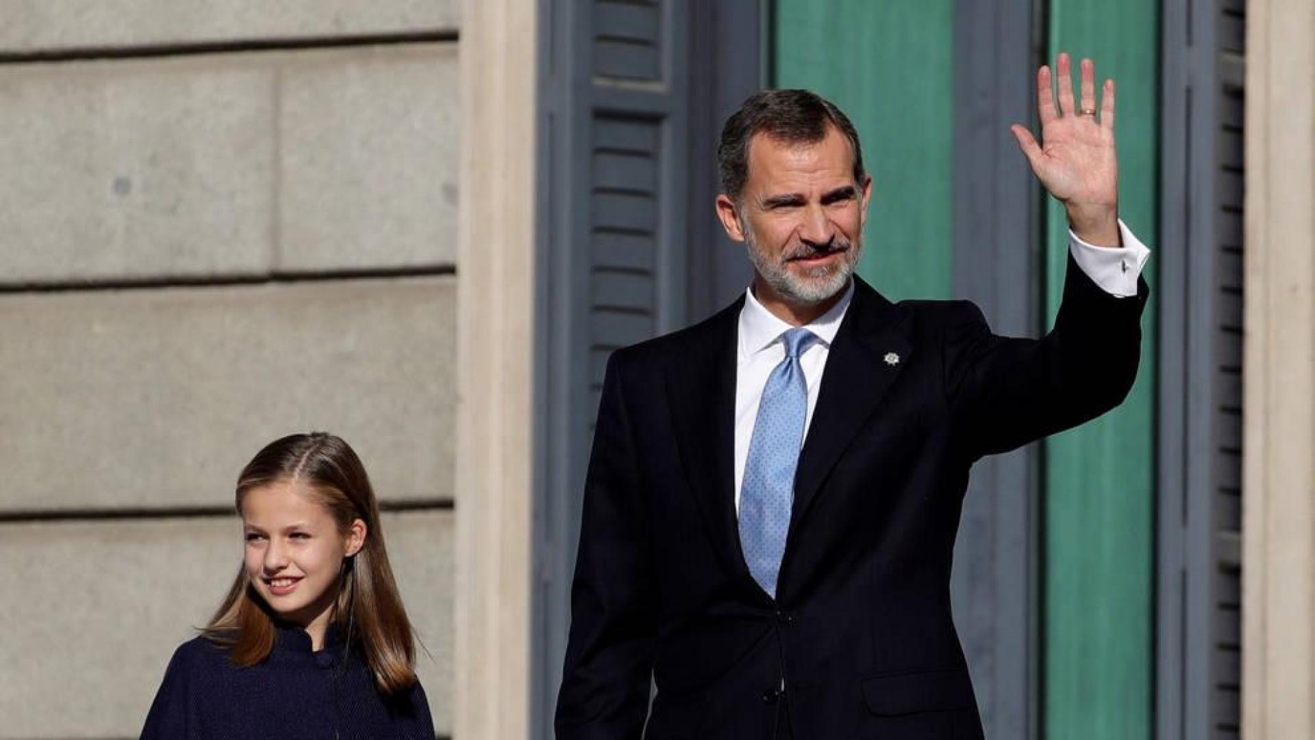 Los Reyes, con sus hijas, y don Juan Carlos y doña Sofía, en el Congreso