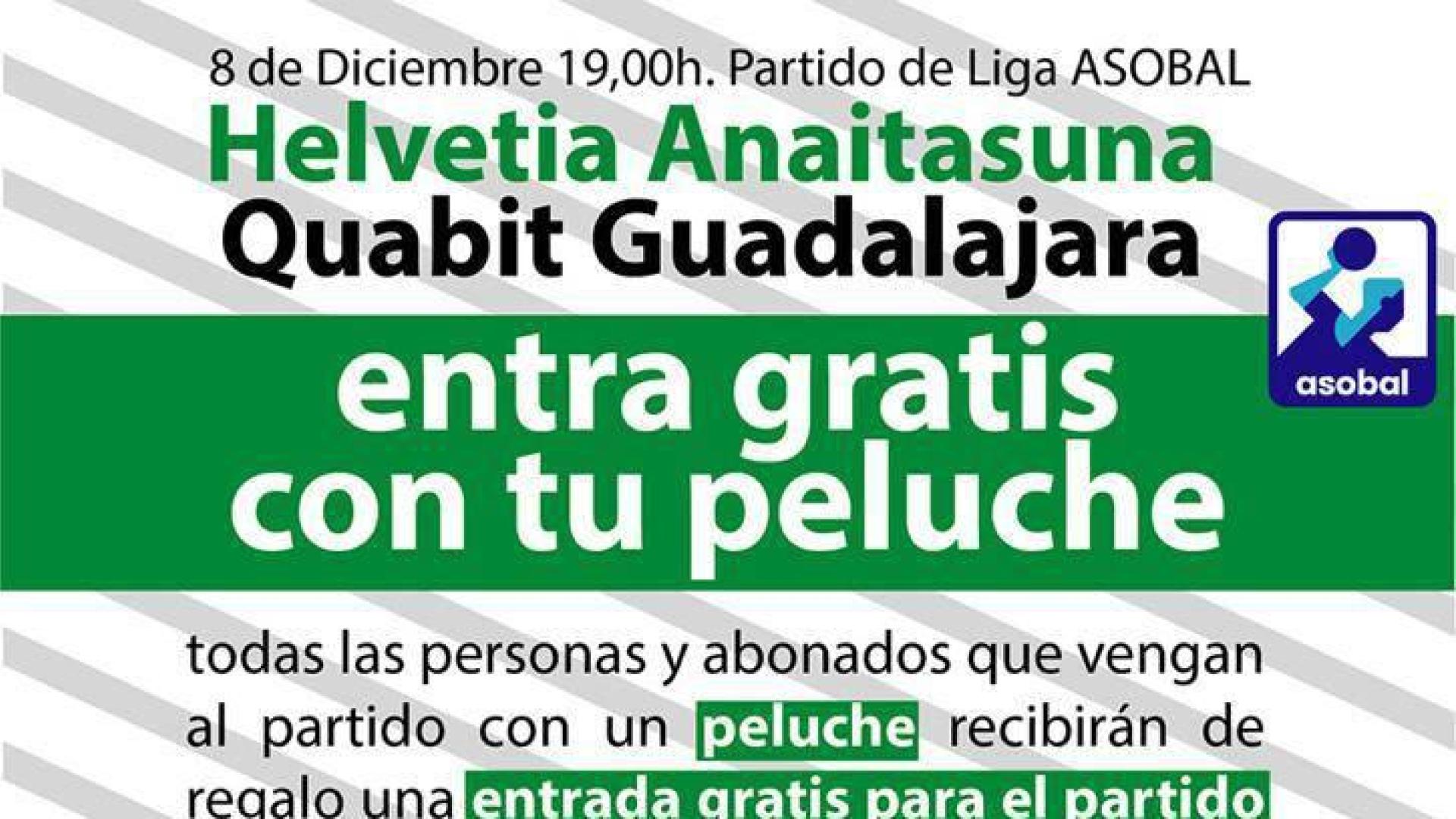 Recogida de peluches y saque de honor de Ezkurdia en el Anaitasuna-Guadalajara