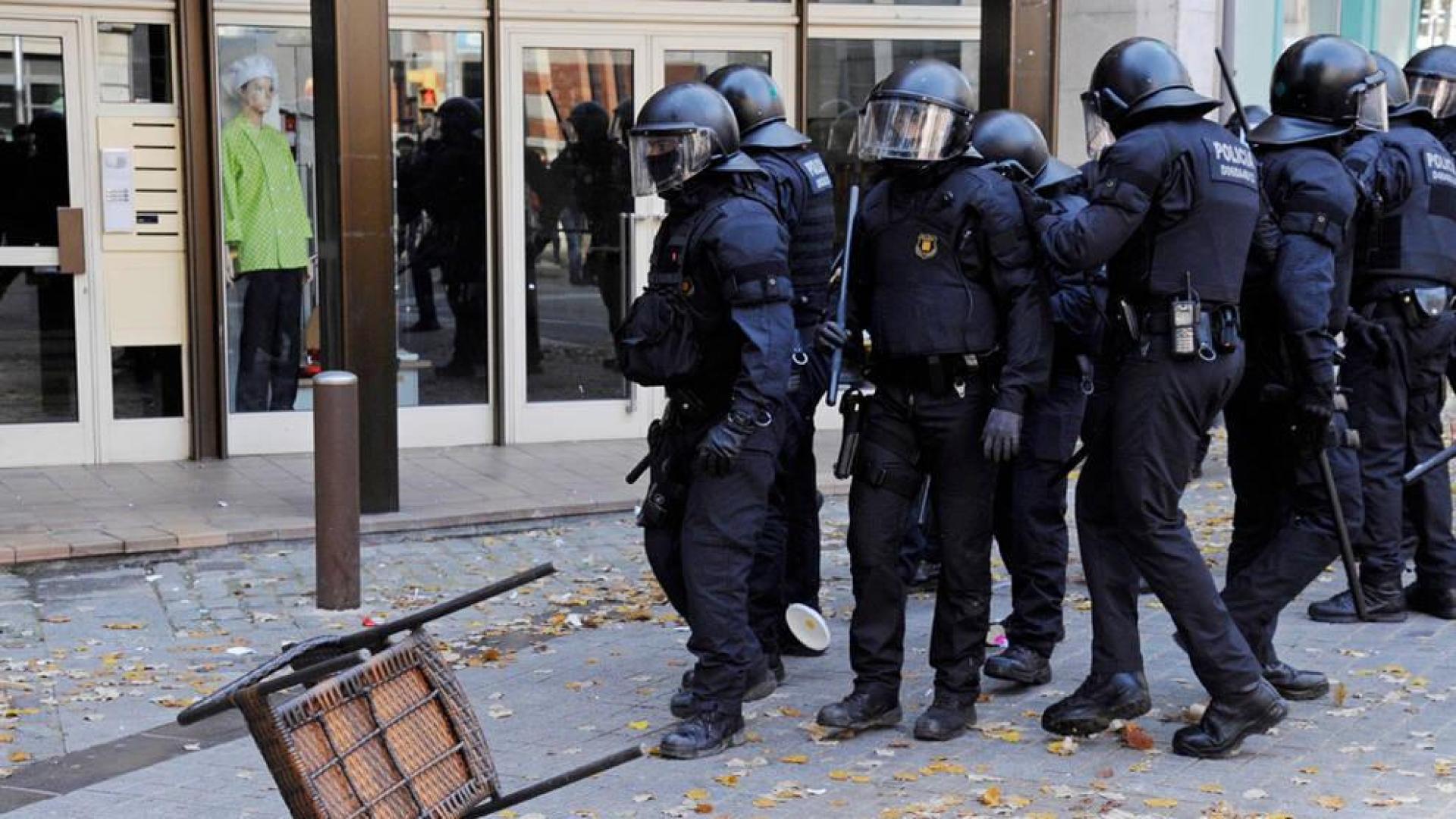 Torra exige al conseller de Interior "cambios" tras las cargas de los Mossos