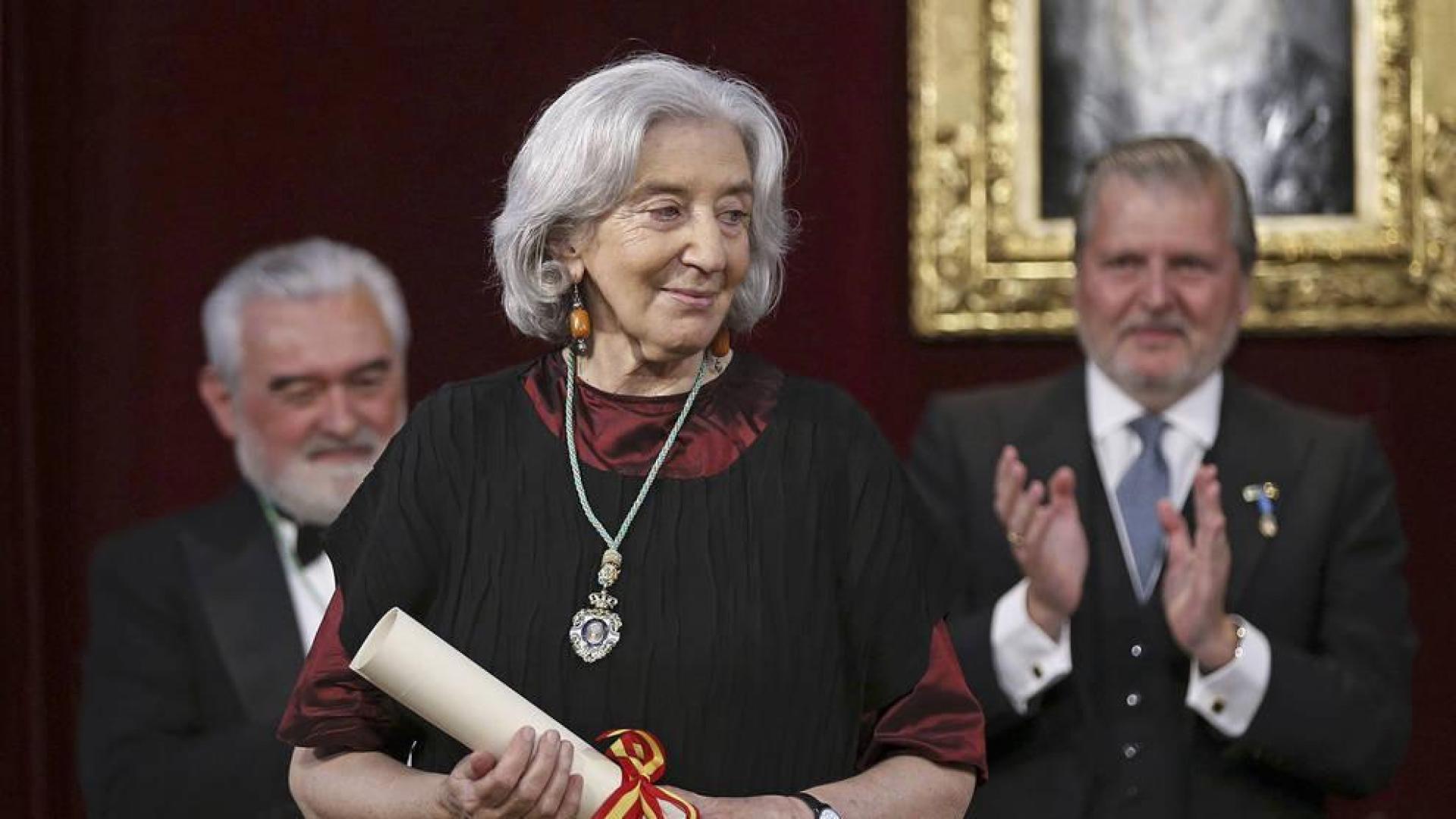 La RAE elege nuevo director con el lenguaje inclusivo y la financiación en el horizonte