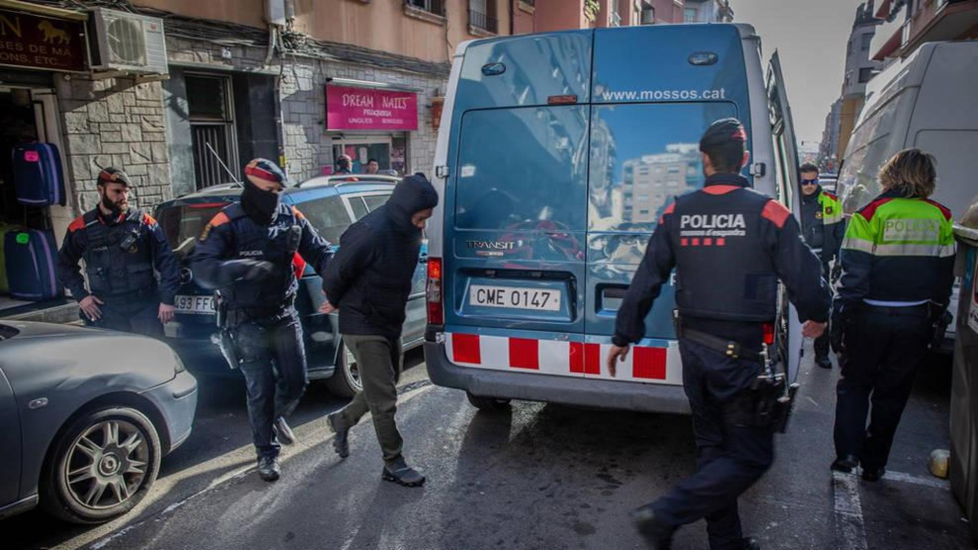 Una treintena de detenidos en una operación de los Mossos contra el narcotráfico