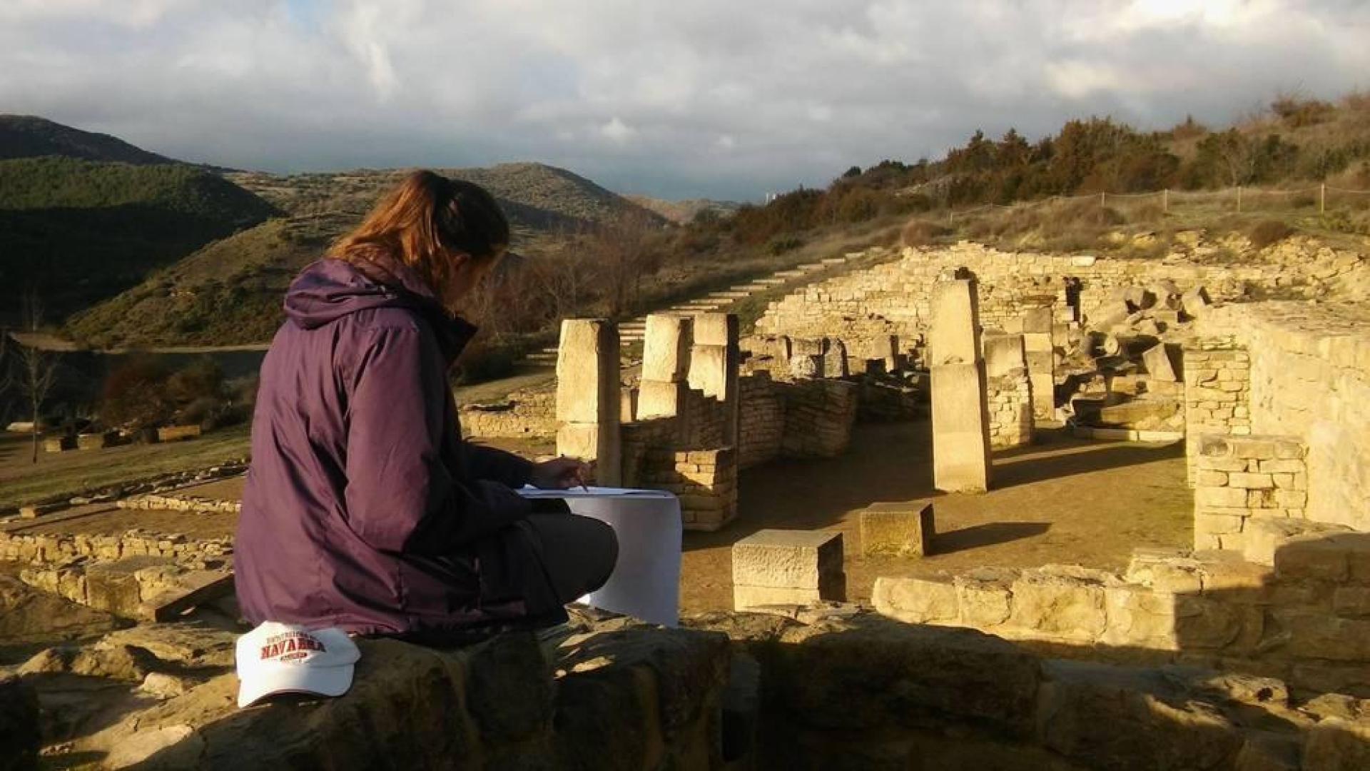 Trabajos de medición y estudio en el foro romano de Santa Criz de Eslava