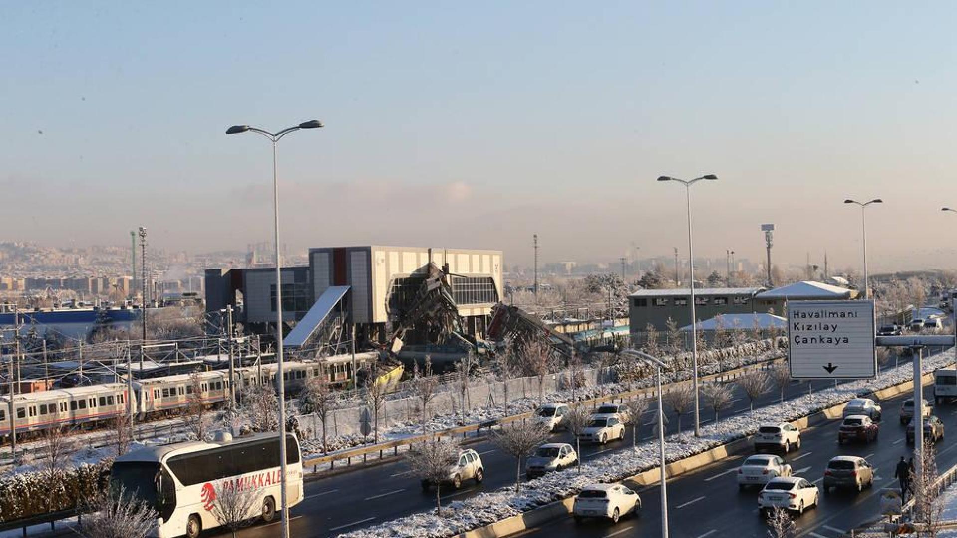 Al menos siete muertos y 46 heridos por el choque de dos trenes en Turquía