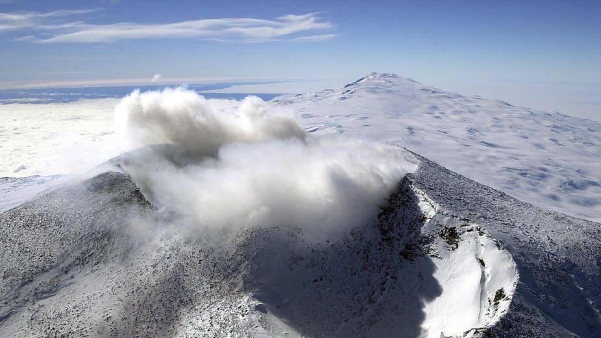 Vulcanólogos: "Las erupciones en la Antártida pueden afectar al clima"