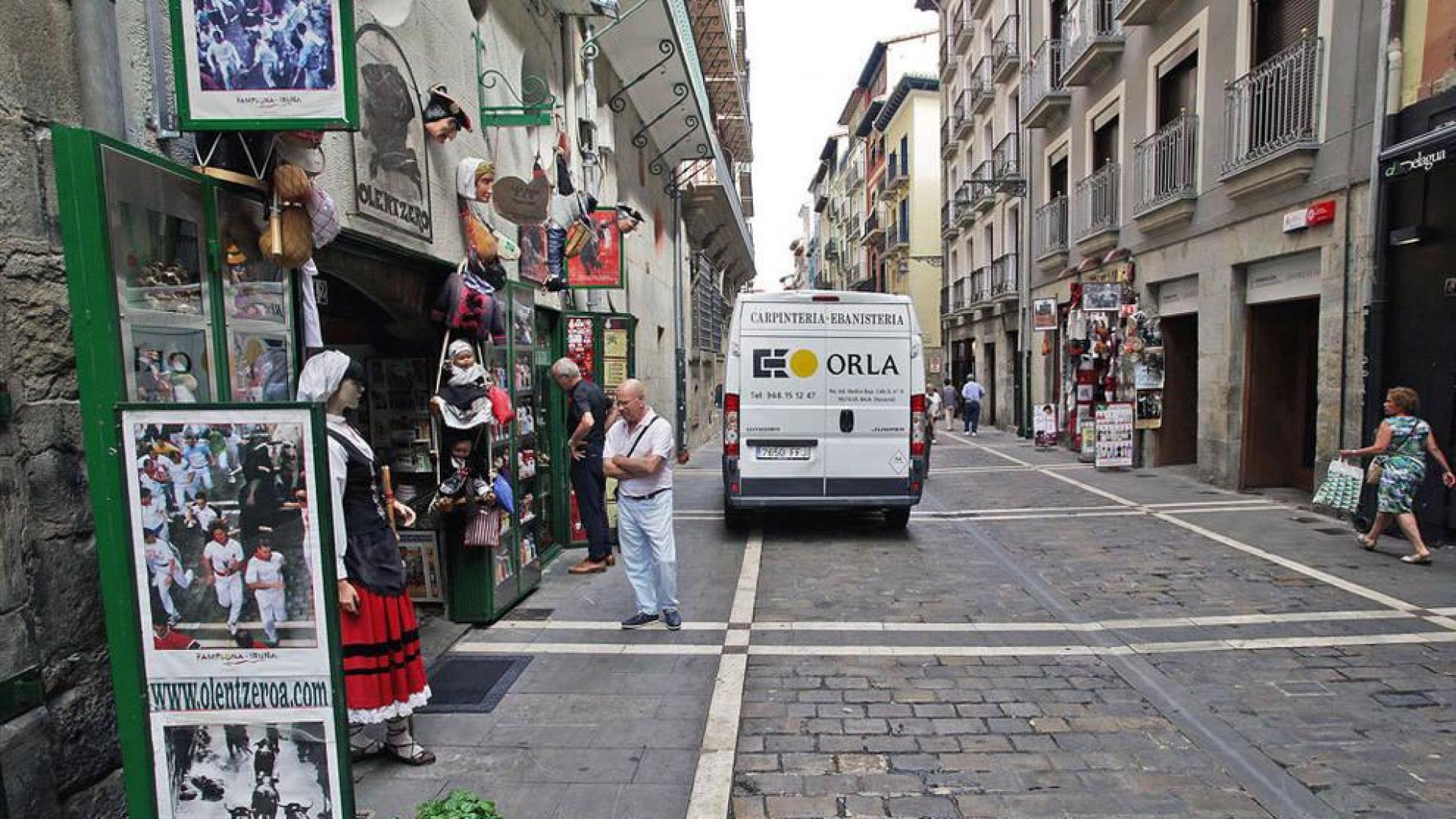 Detenido por pegar patadas y enfrentarse a transeúntes en la Estafeta