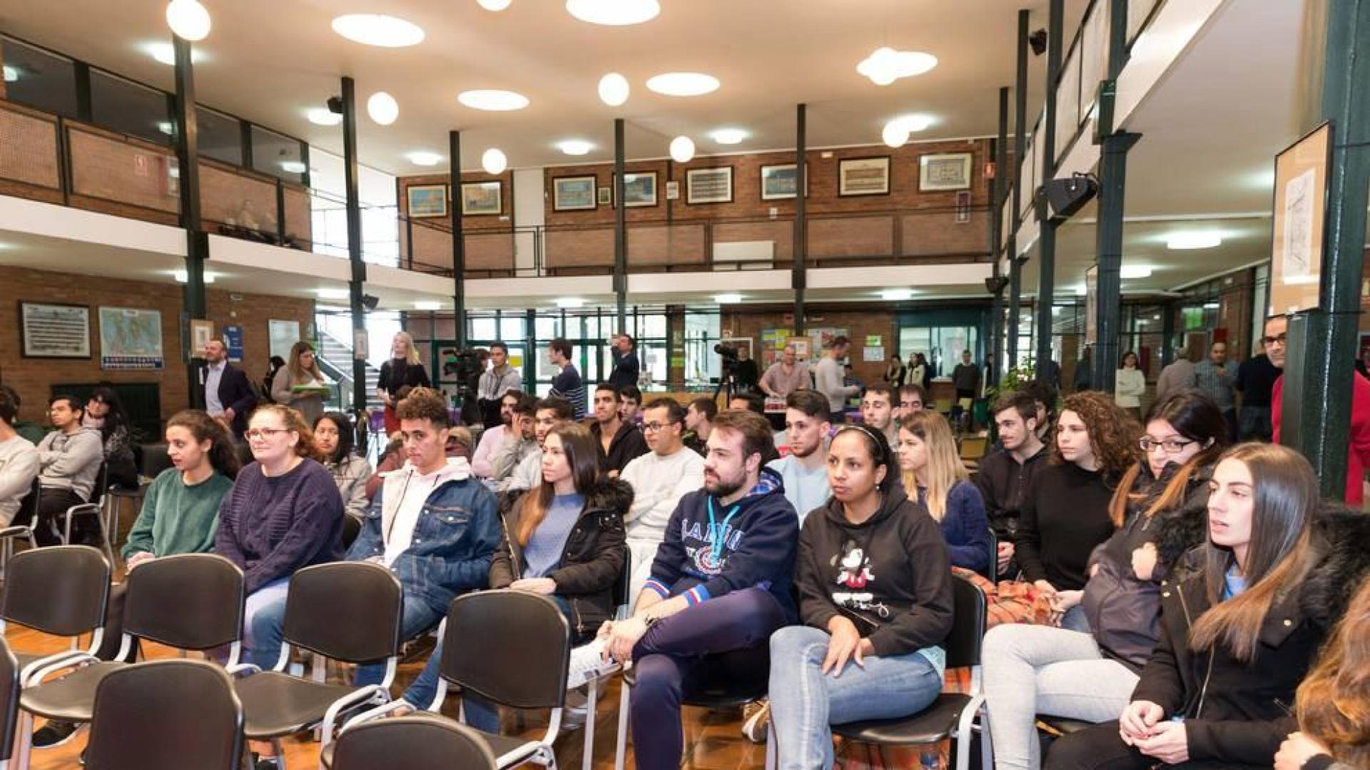 Más de 150 alumnos del CIP ETI debaten sobr el futuro de Euro