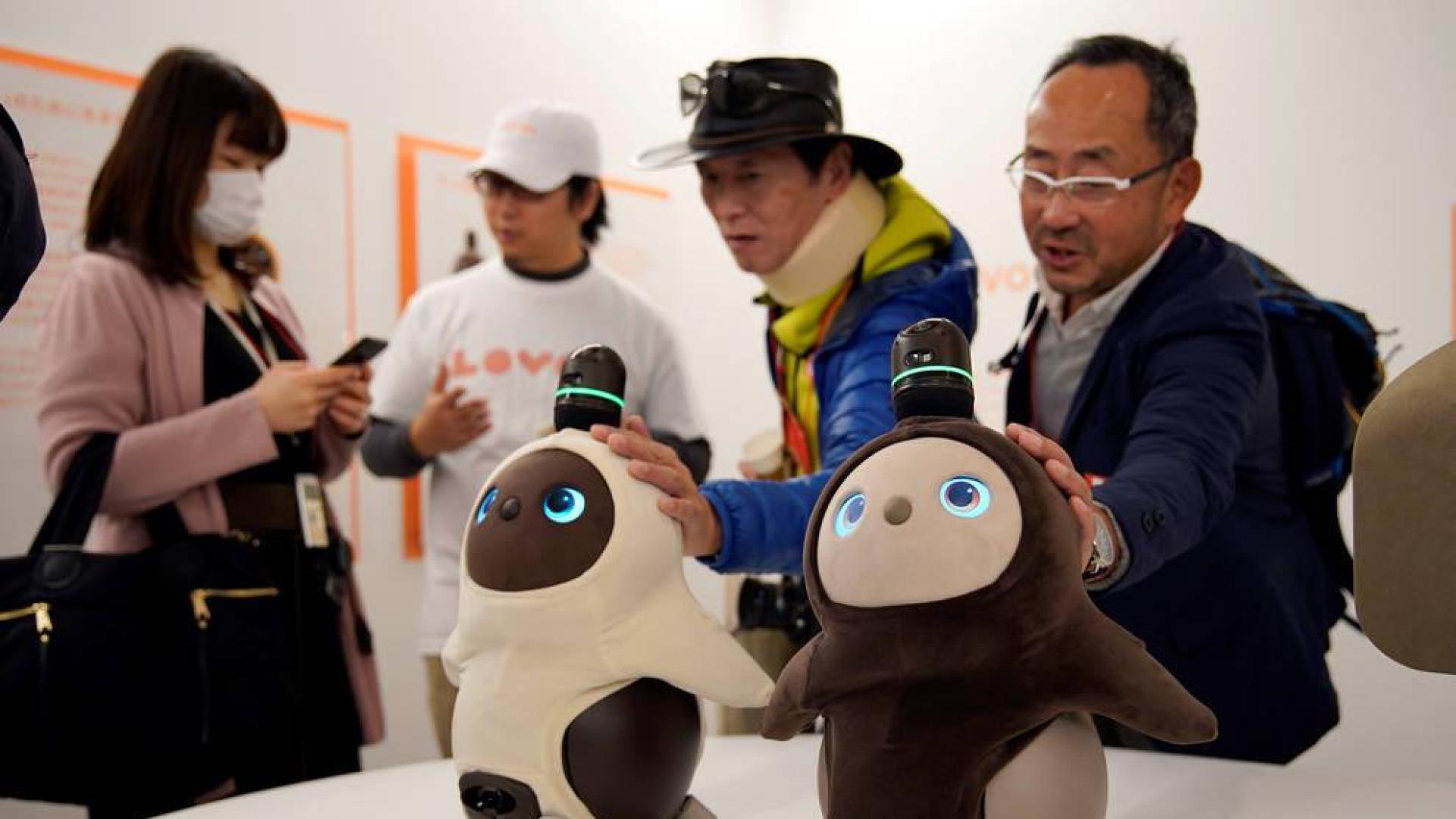 Presentan un robot para generar afecto y ayudar a vencer la soledad