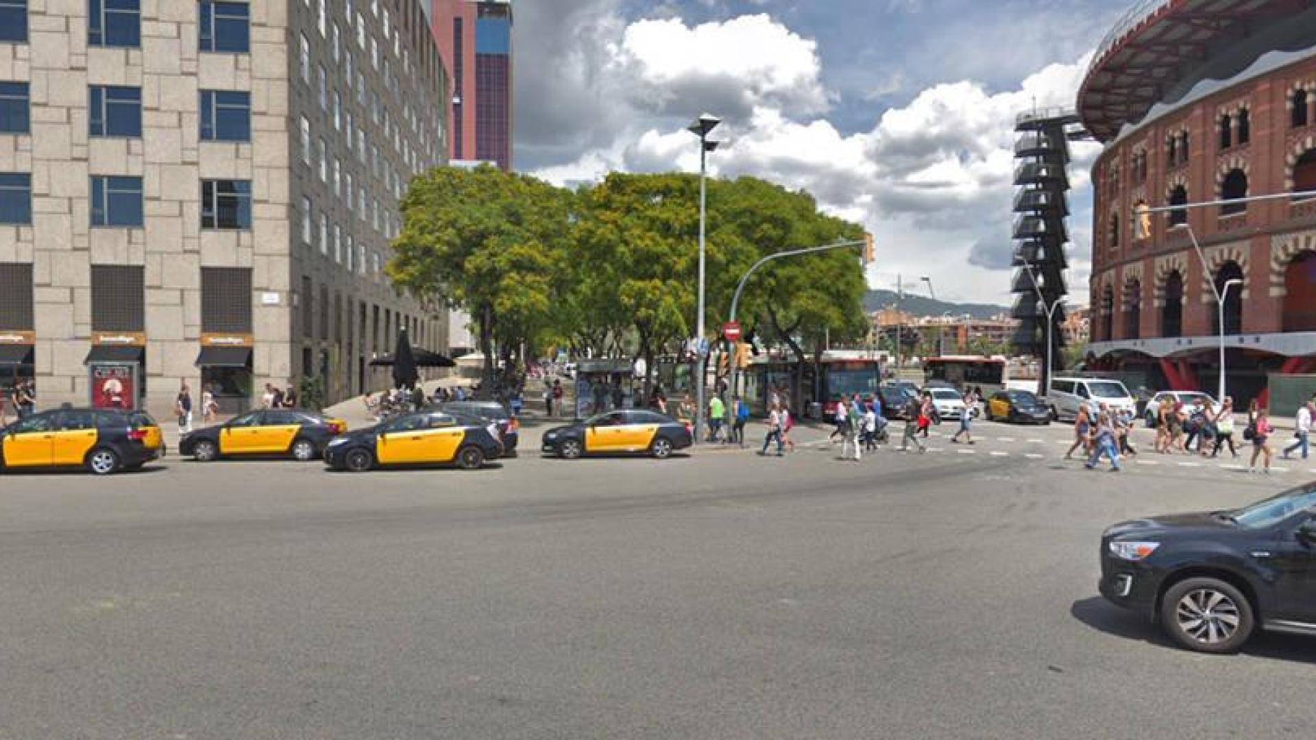 Un agente de la Guardia Urbana mata a un perro que le atacó en el brazo