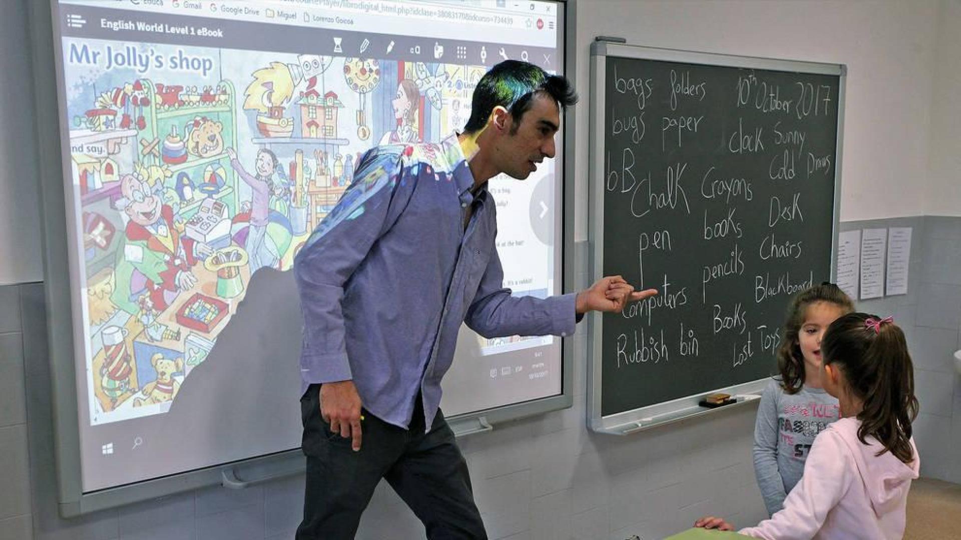 La educación ofrece empleo y las ventas, los contratos en Villava
