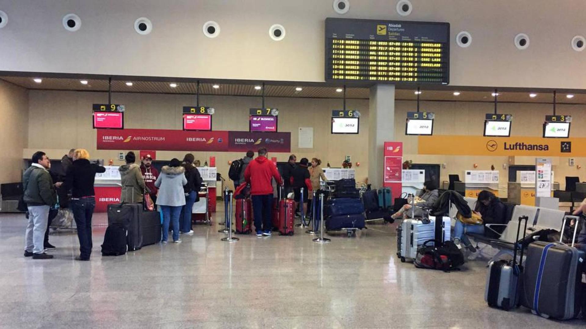 Las otras #HistoriaDeNavidad de Iberia en el aeropuerto de Pamplona