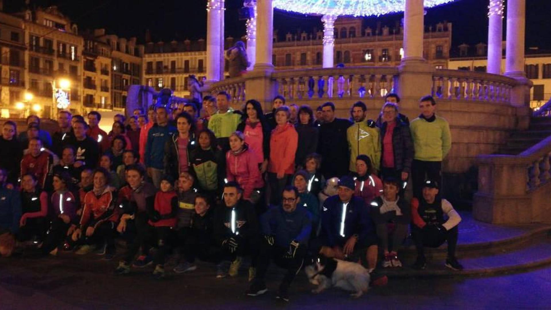 Un centenar de personas corre en Pamplona por Laura Luelmo