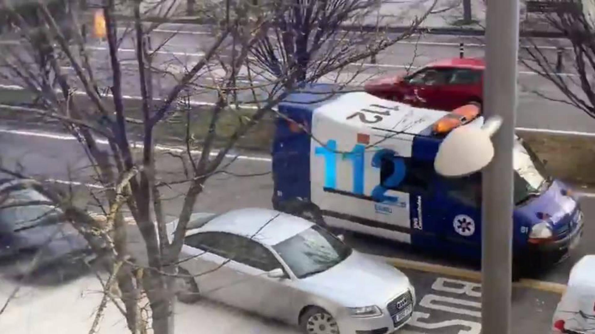 Una ambulancia 'atrapada' en Pio XII