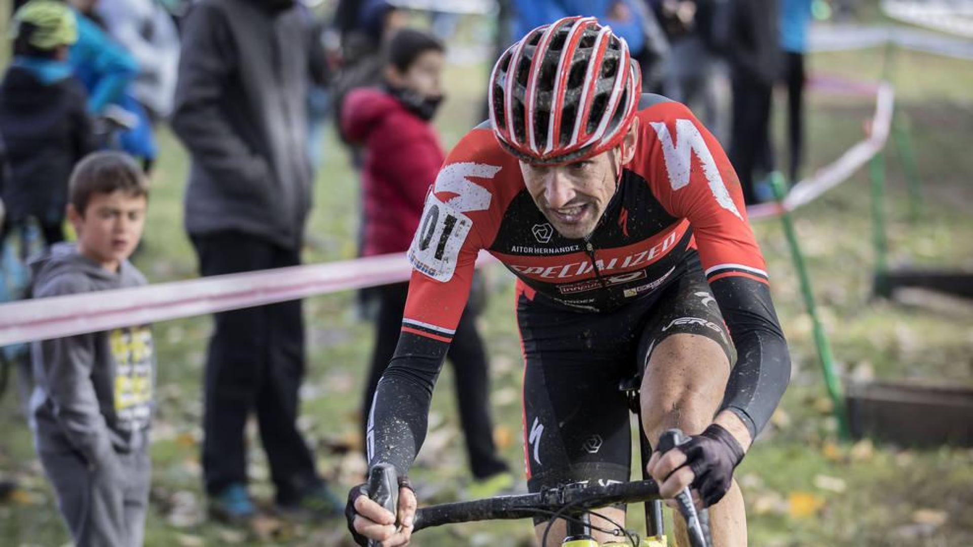 Hernández conquista el I Ciclocross de Pamplona