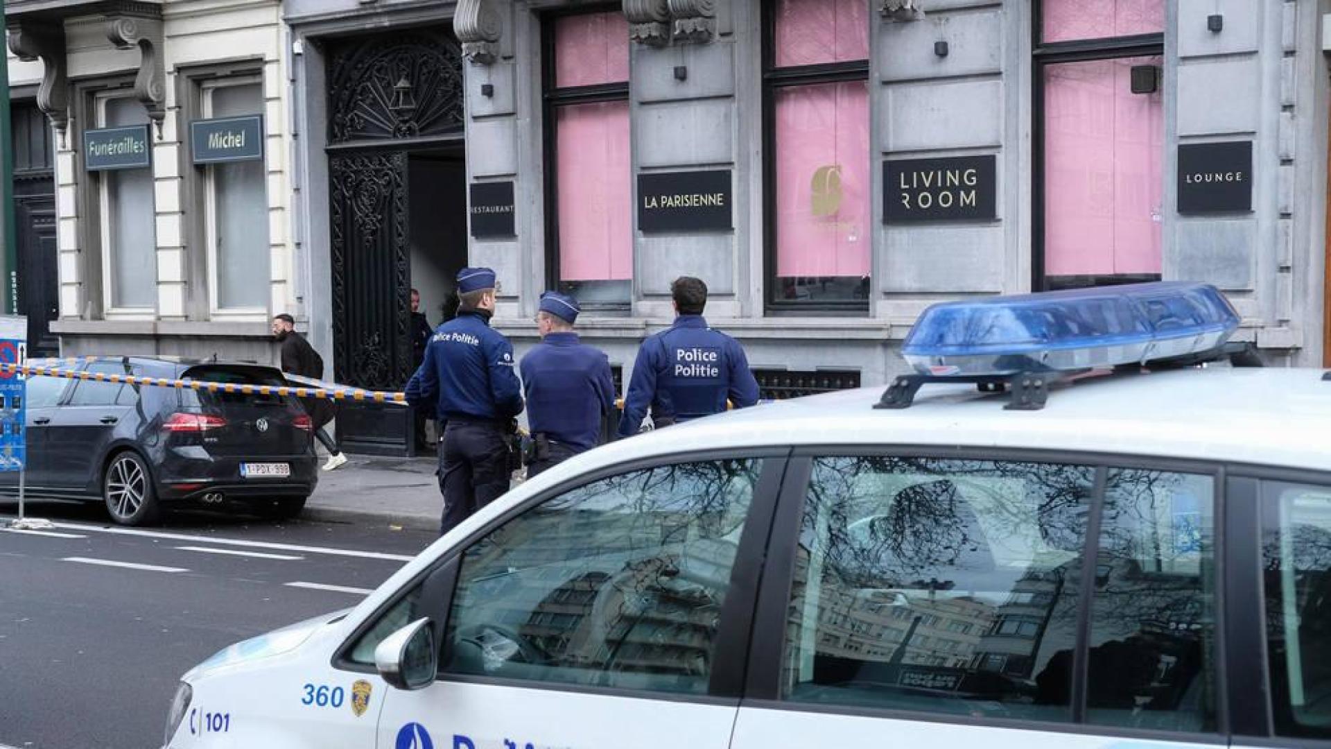 Un hombre dispara con arma de guerra contra restaurante de centro de Bruselas