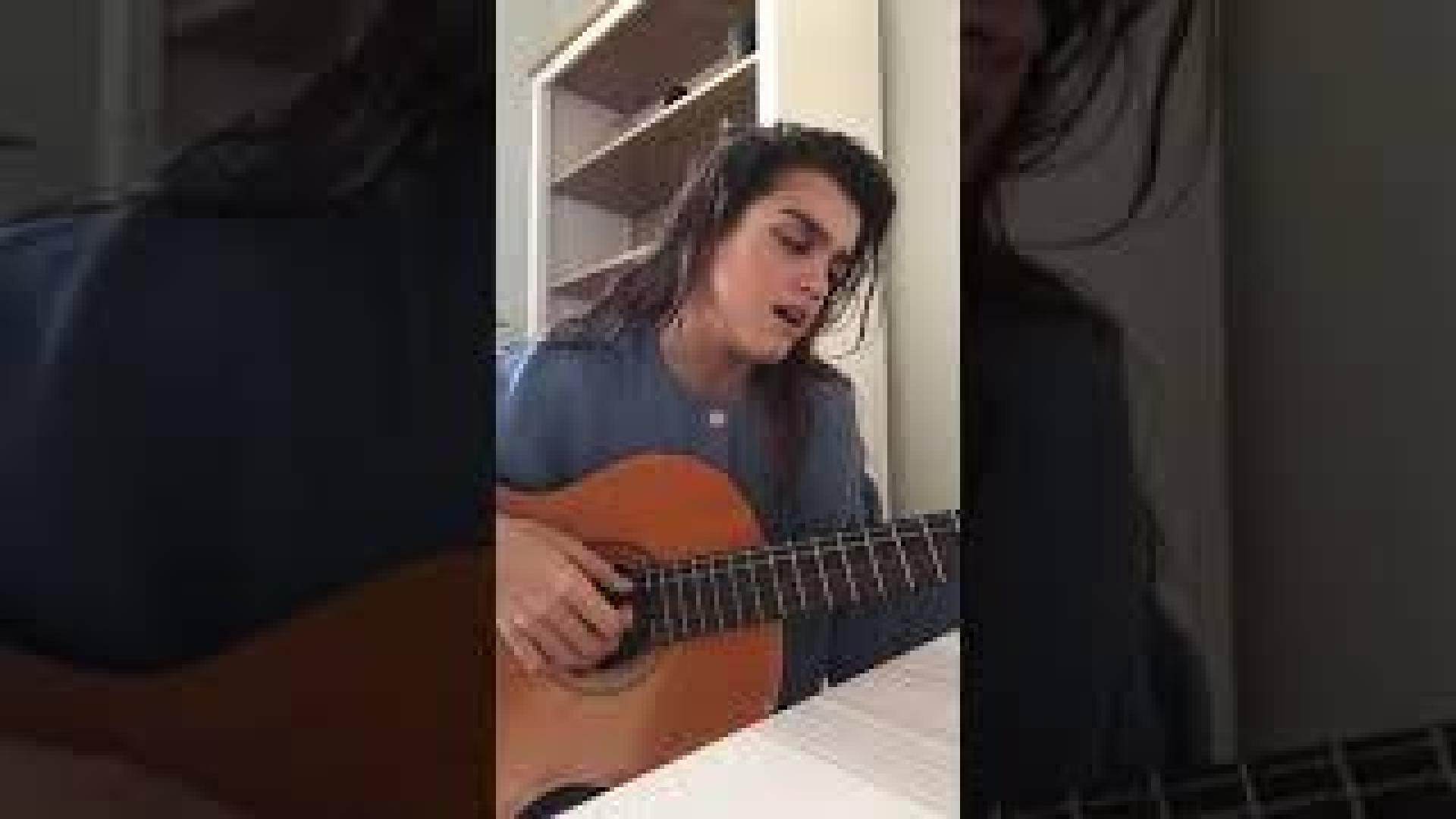 Amaia Romero felicita los 75 años del Hospital San Juan de Dios de Pamplona