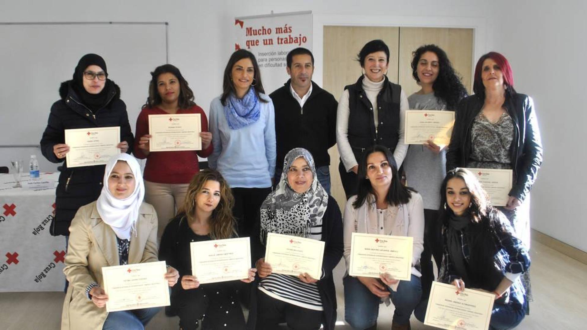 Cruz Roja forma en limpieza industrial a nueve mujeres en Peralta