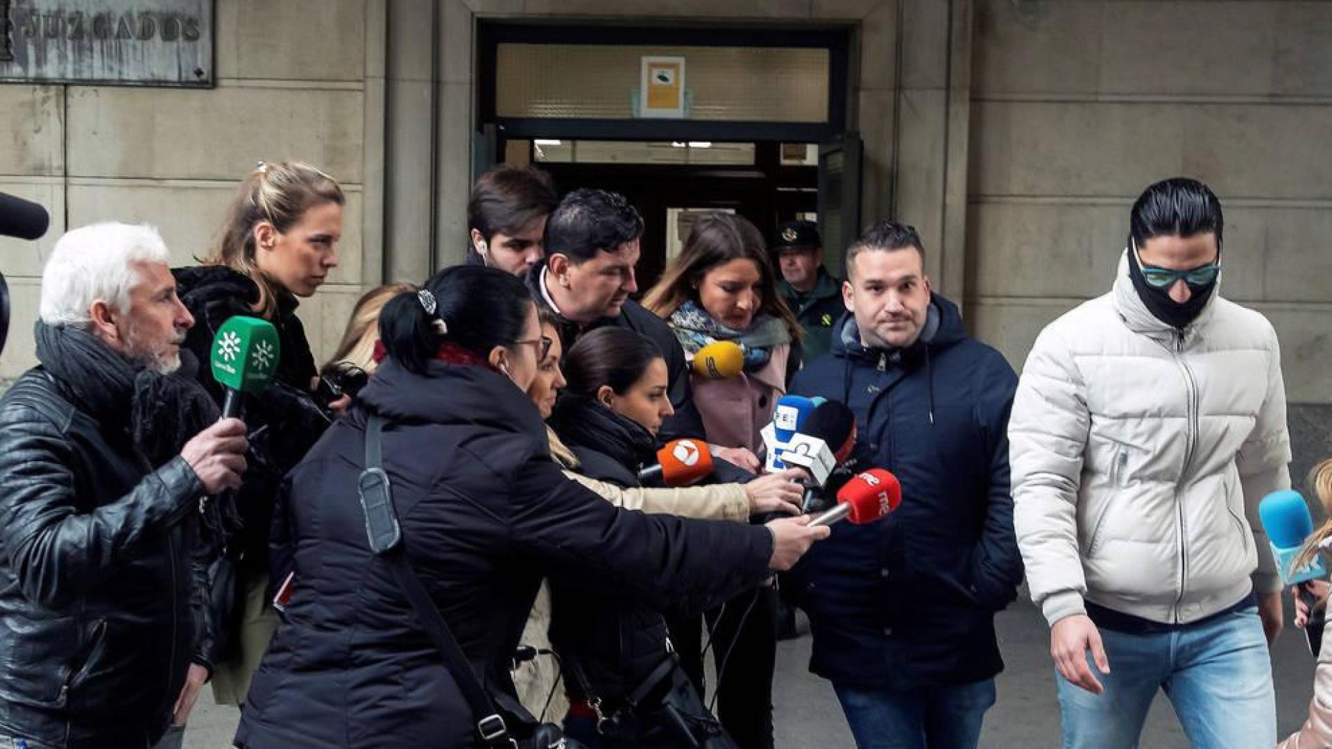 Concluye tras 40 minutos la vista para decidir sobre el ingreso en prisión de La Manada