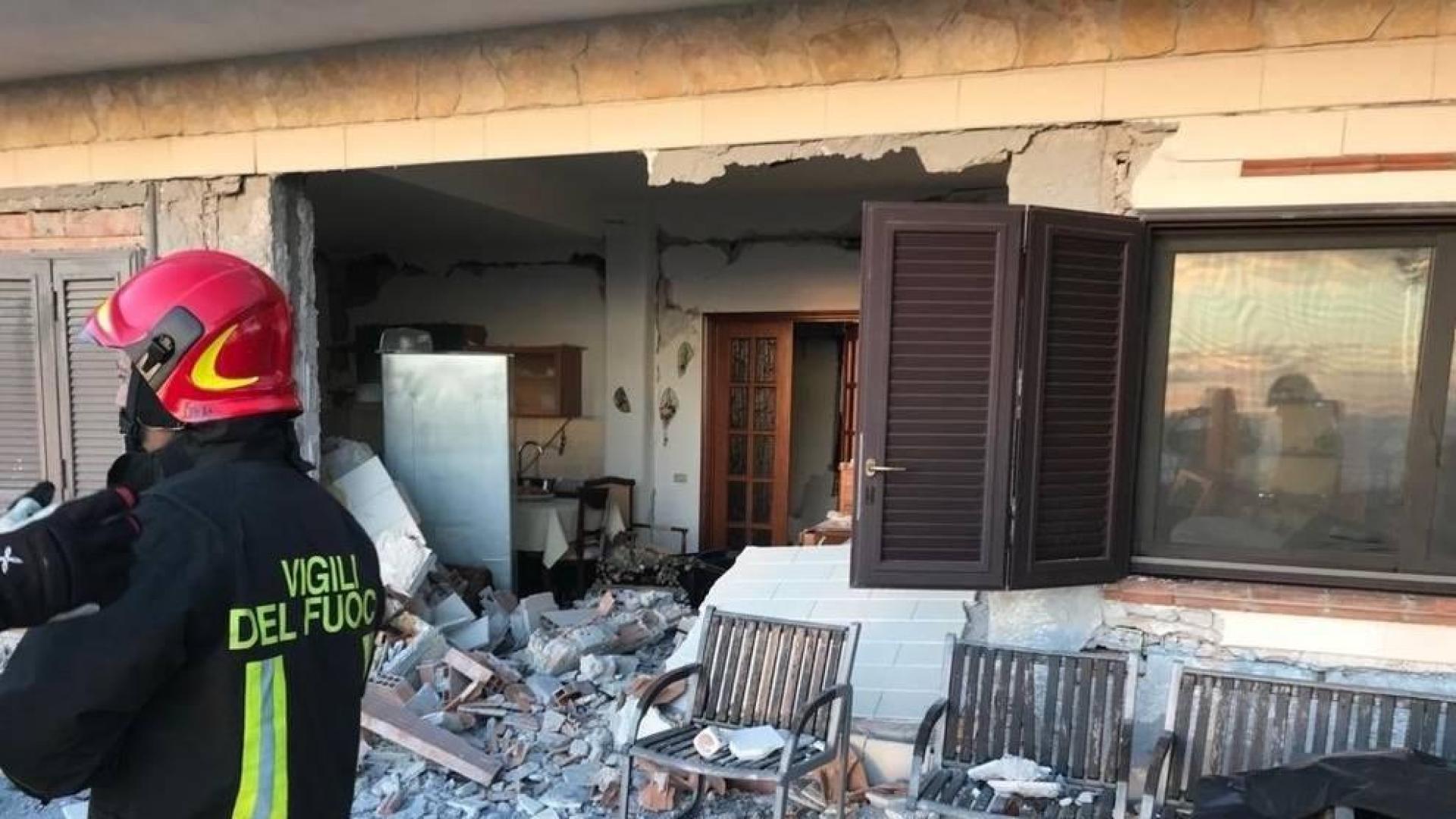 Daños causados por el terremoto con epicentro en la falda del Etna.