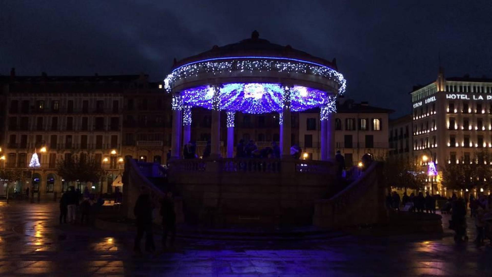 La Navidad enciende sus luces en Pamplona