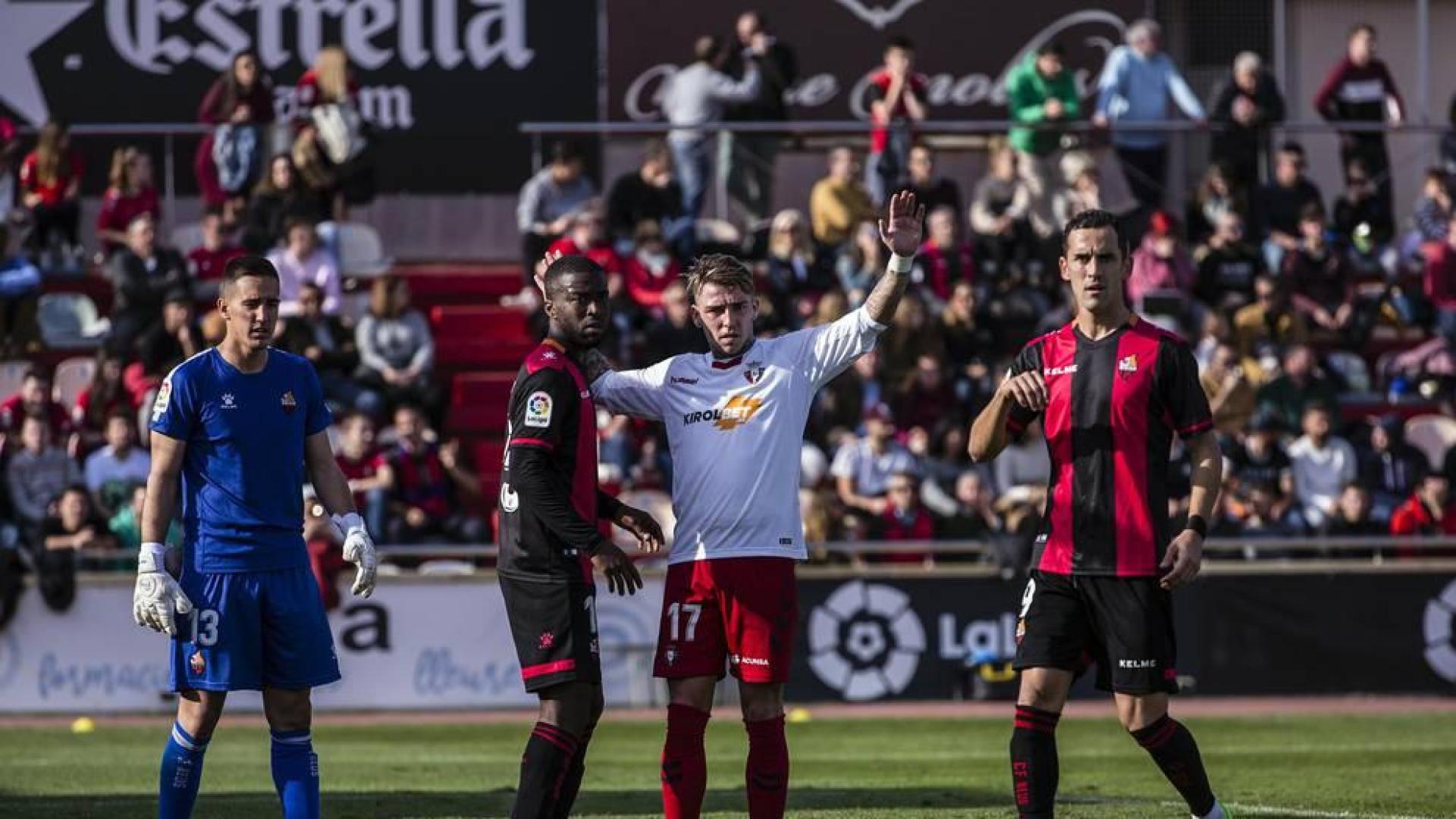 Imágenes del encuentro de la jornada 19 disputado en el Municipal de Reus y que finalizó con triunfo rojillo con un gol de Juan Villar.