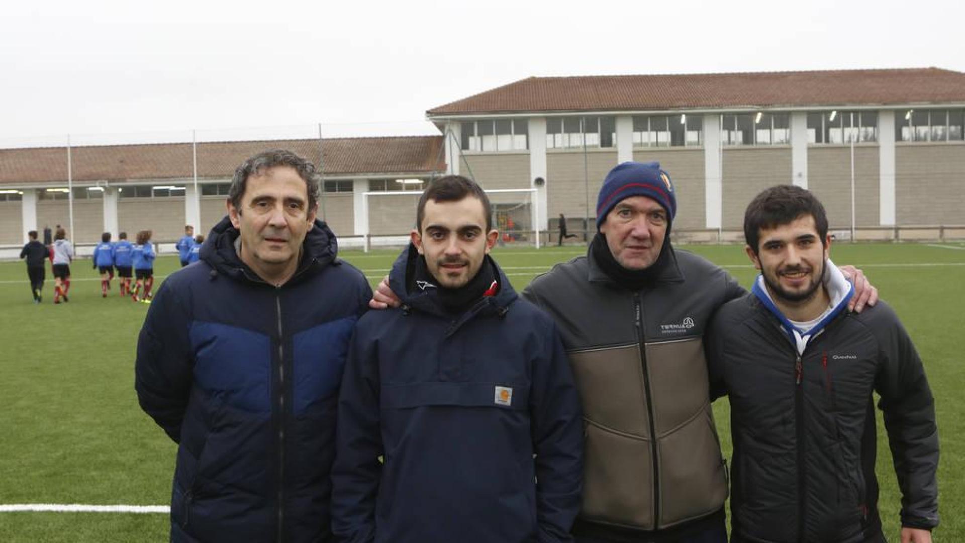 Los entrenadores, de izquierda a derecha, Andrés Sánchez (Ermitagaña), Javier Gorostiza (Camino de Santiago), Javier Mendióroz (Iturrama) y Mikel Foncillas (Amaiur) en Tajonar.