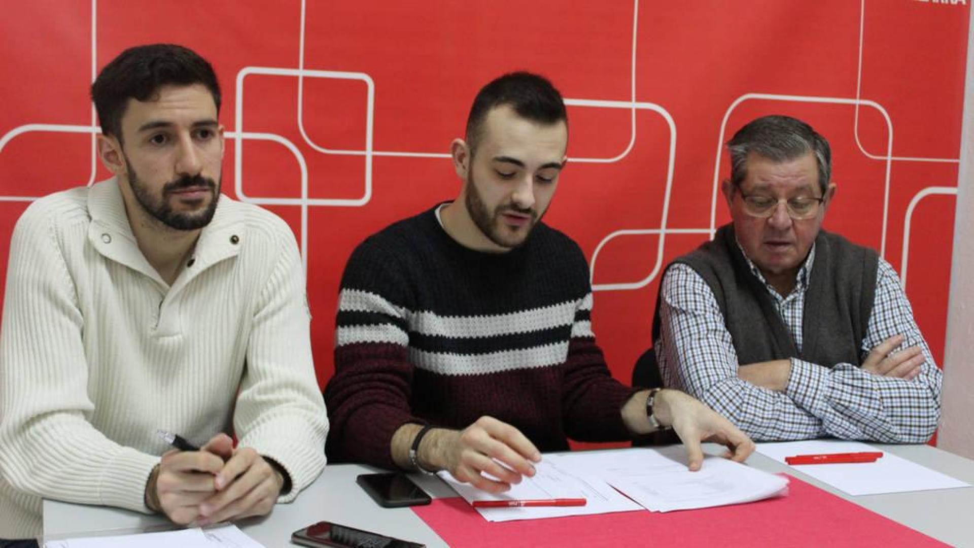 Ibai Crespo, en la directiva del PSN; y los ediles Jorge Crespo e Ignacio Sanz de Galdeano.