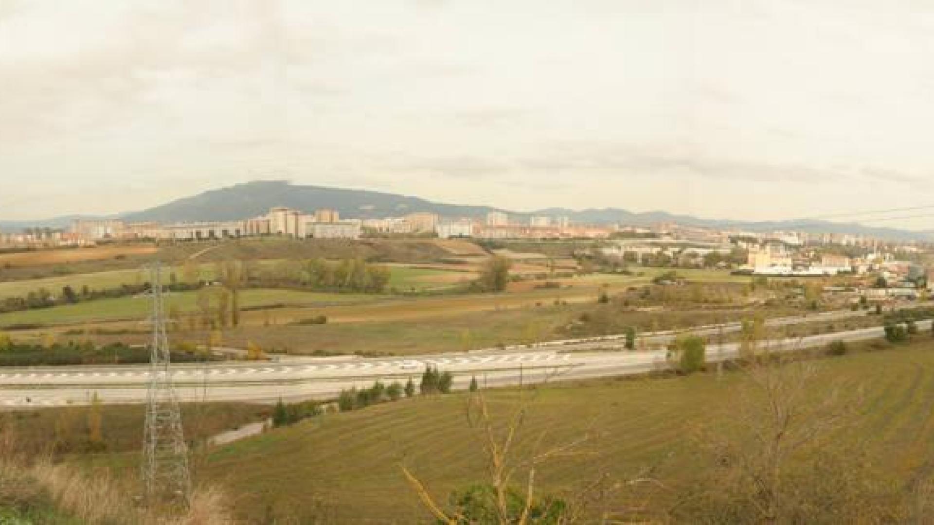Fomento licita el estudio para eliminar el bucle ferroviario de Pamplona