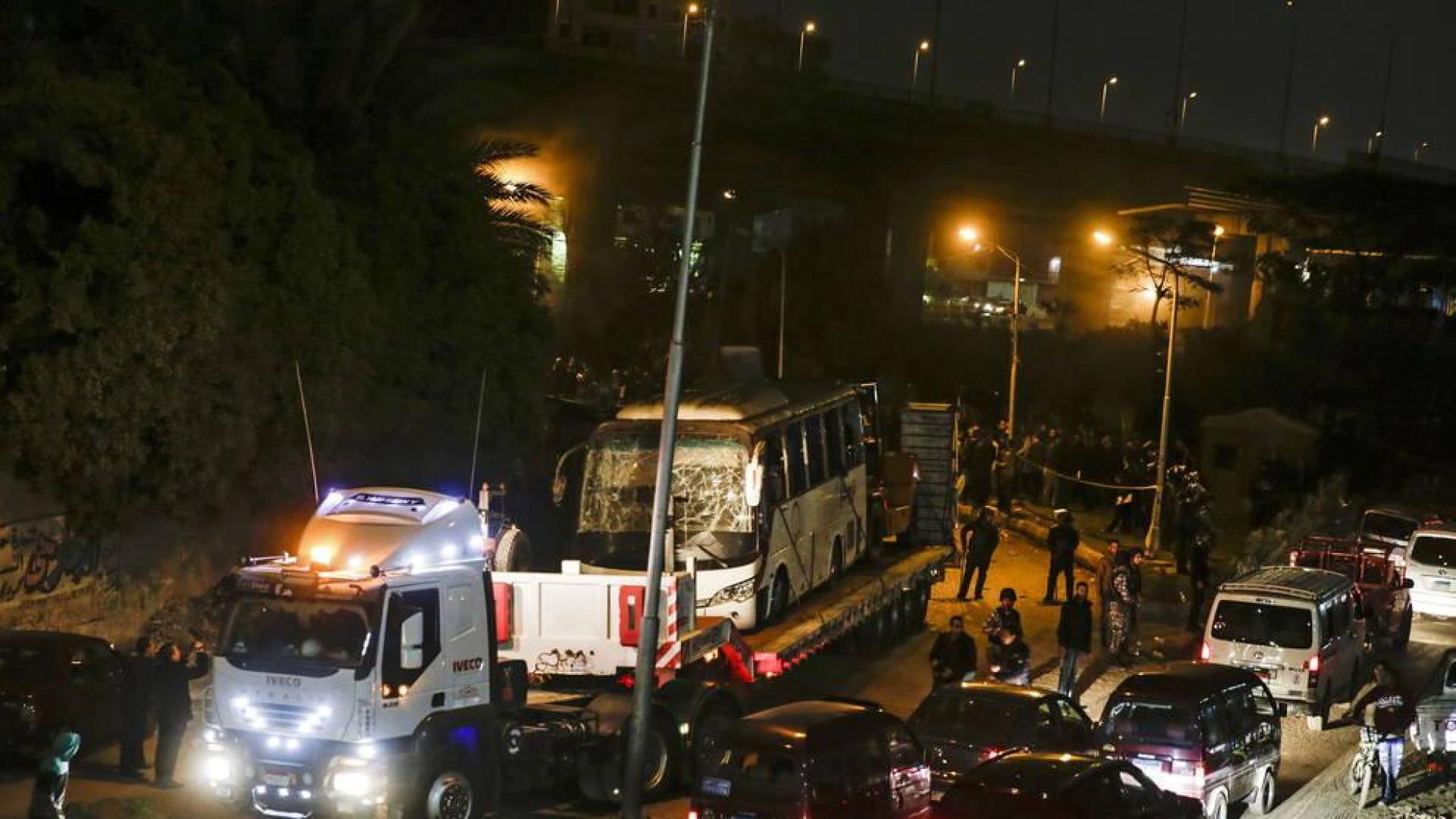 Llegan a El Cairo los familiares de las víctimas del tentado en las Pirámides