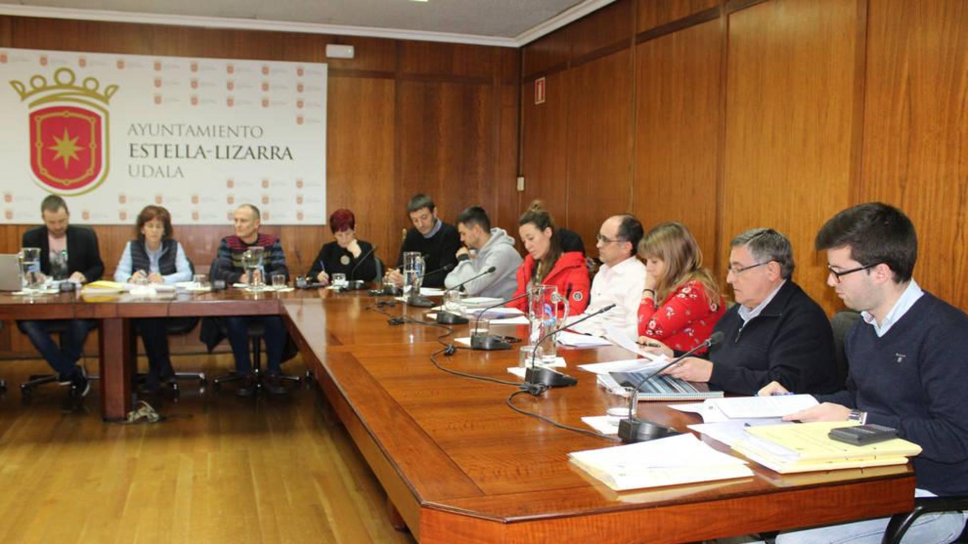 El tripartito de Bildu, Ahora-Orain y Geroa Bai, durante el pleno de presupuestos del día de Nochevieja.