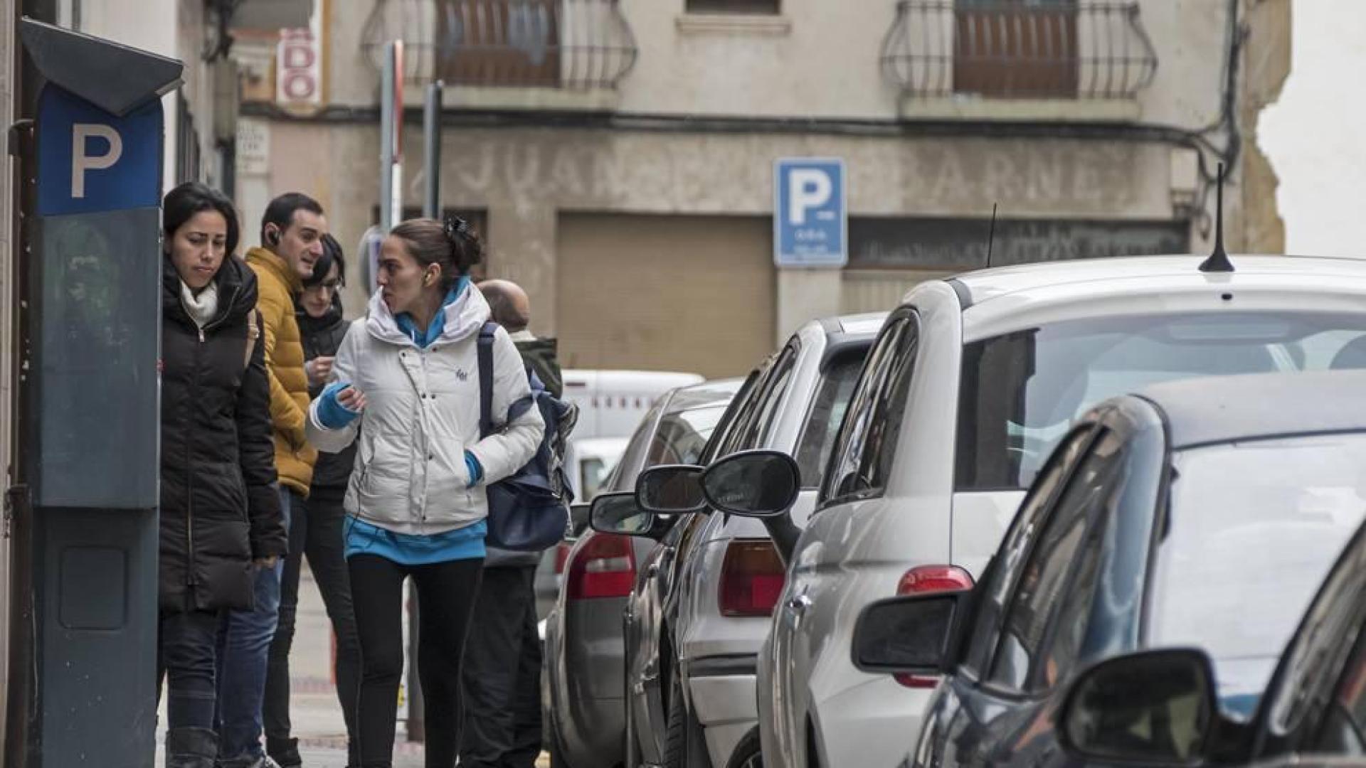 De los estacionamientos al Hospital  viejo, las dudas de Estella para 2019