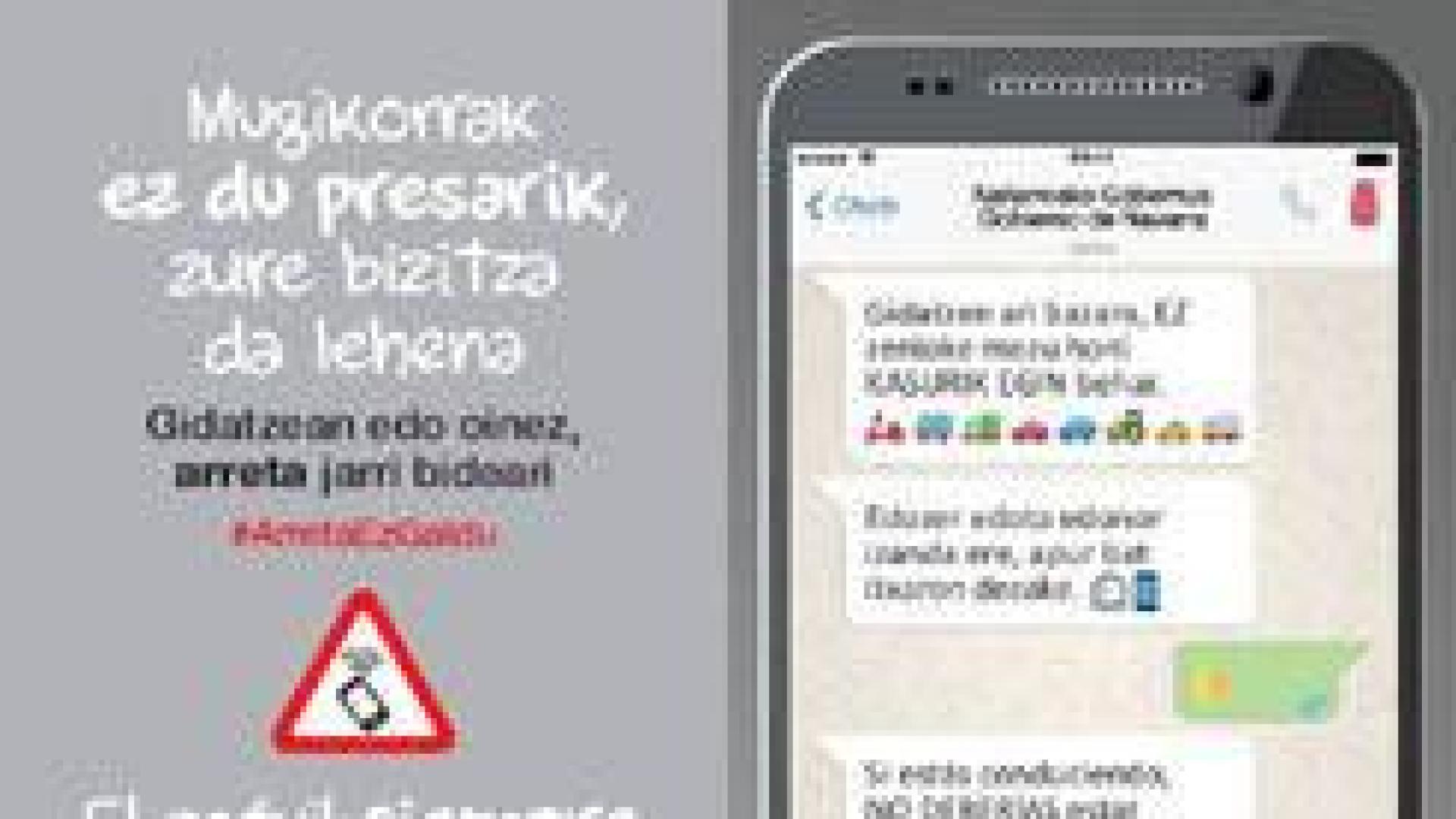 Marcapáginas en Navarra contra el uso del móvil conduciendo