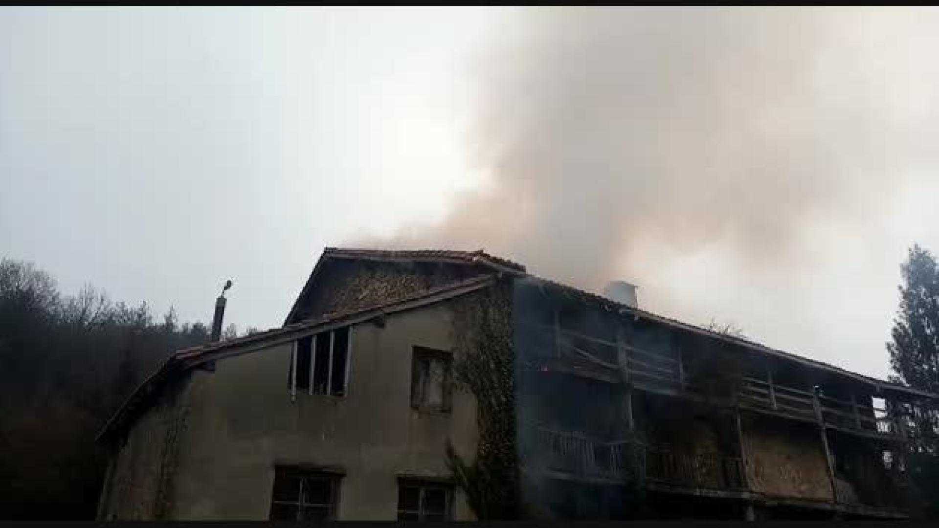 Arde un caserío abandonado en Bera