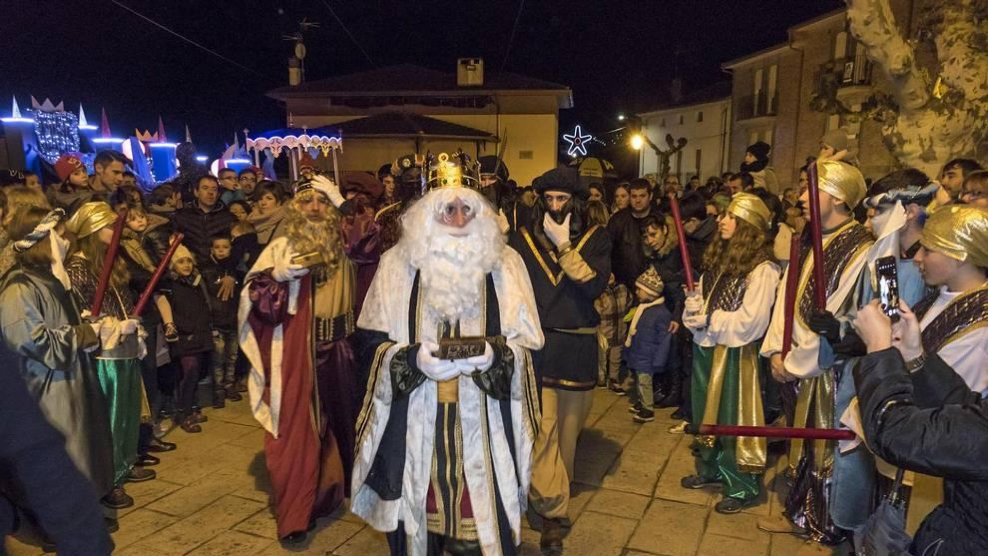 Los Reyes Magos llenaron de ilusión las calles de Navarra