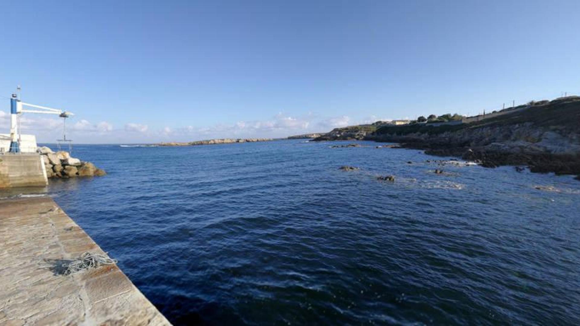 Muere un hombre tras caer al mar cuando paseaba en O Portiño (A Coruña)