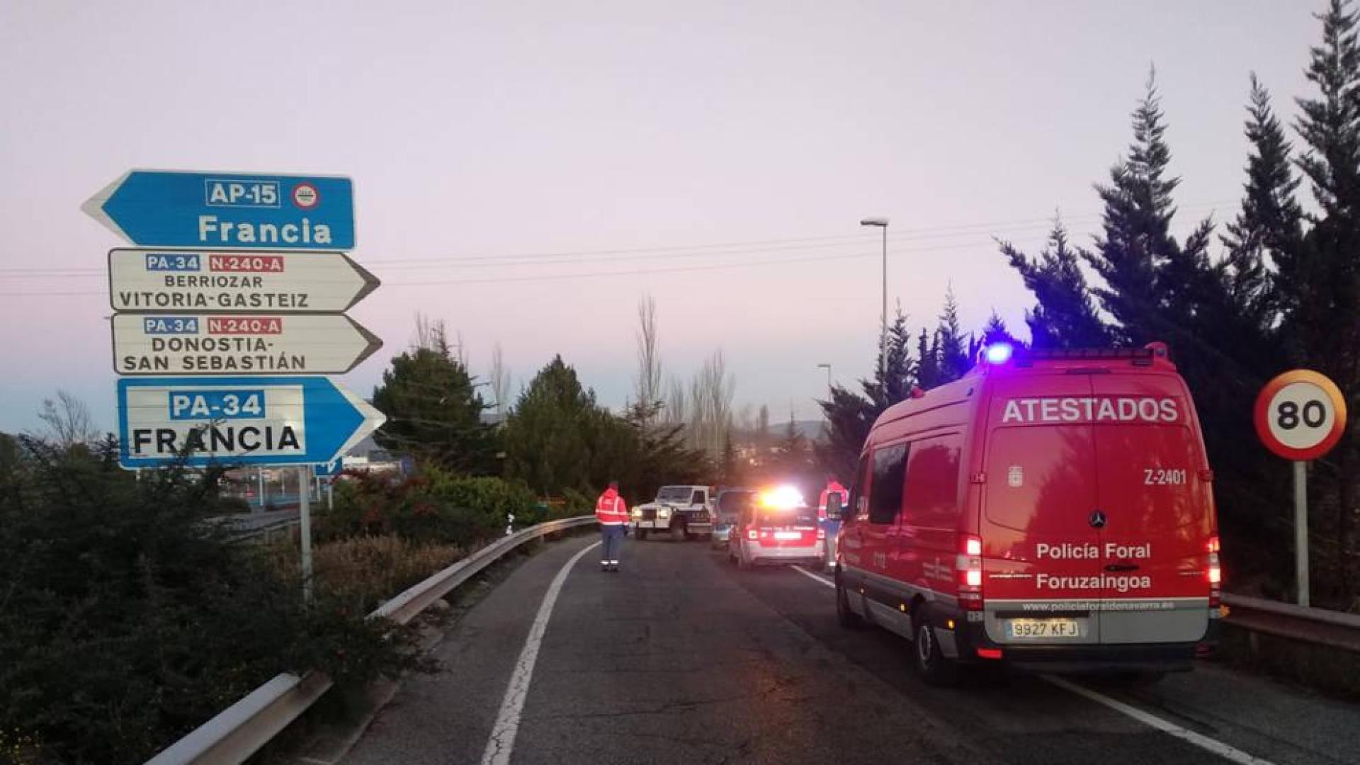 Un vecino de 84 años circula en sentido contrario y choca con otro vehículo en la PA-34