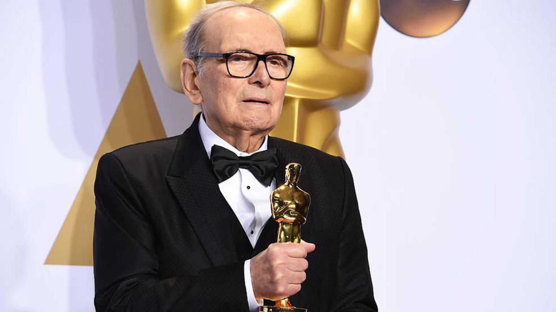 El maestro Ennio Morricone logra su primer Oscar a los 87 años