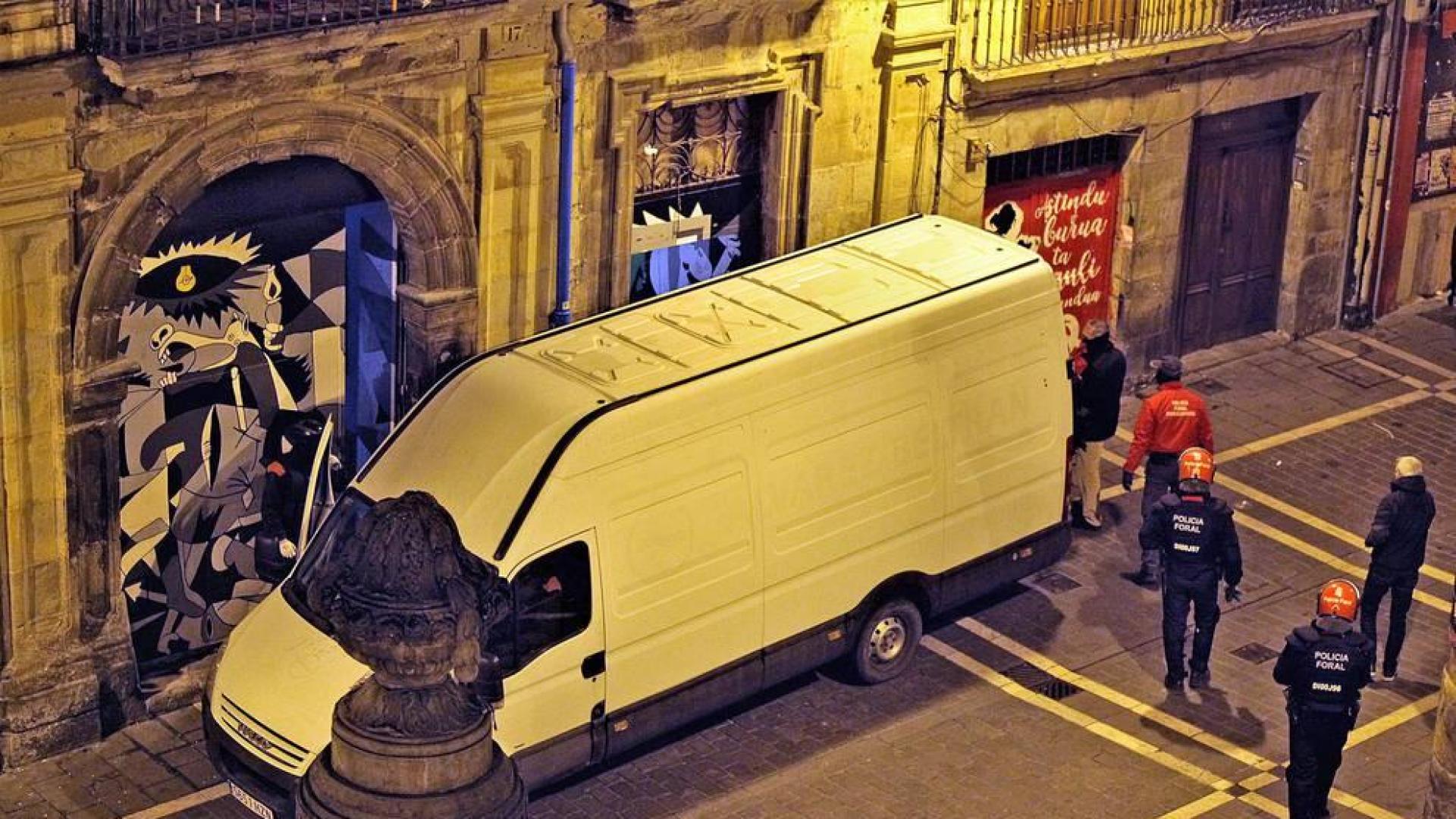 Operación en el Palacio Marqués del Rozalejo para inspeccionar el gaztetxe Maravillas.