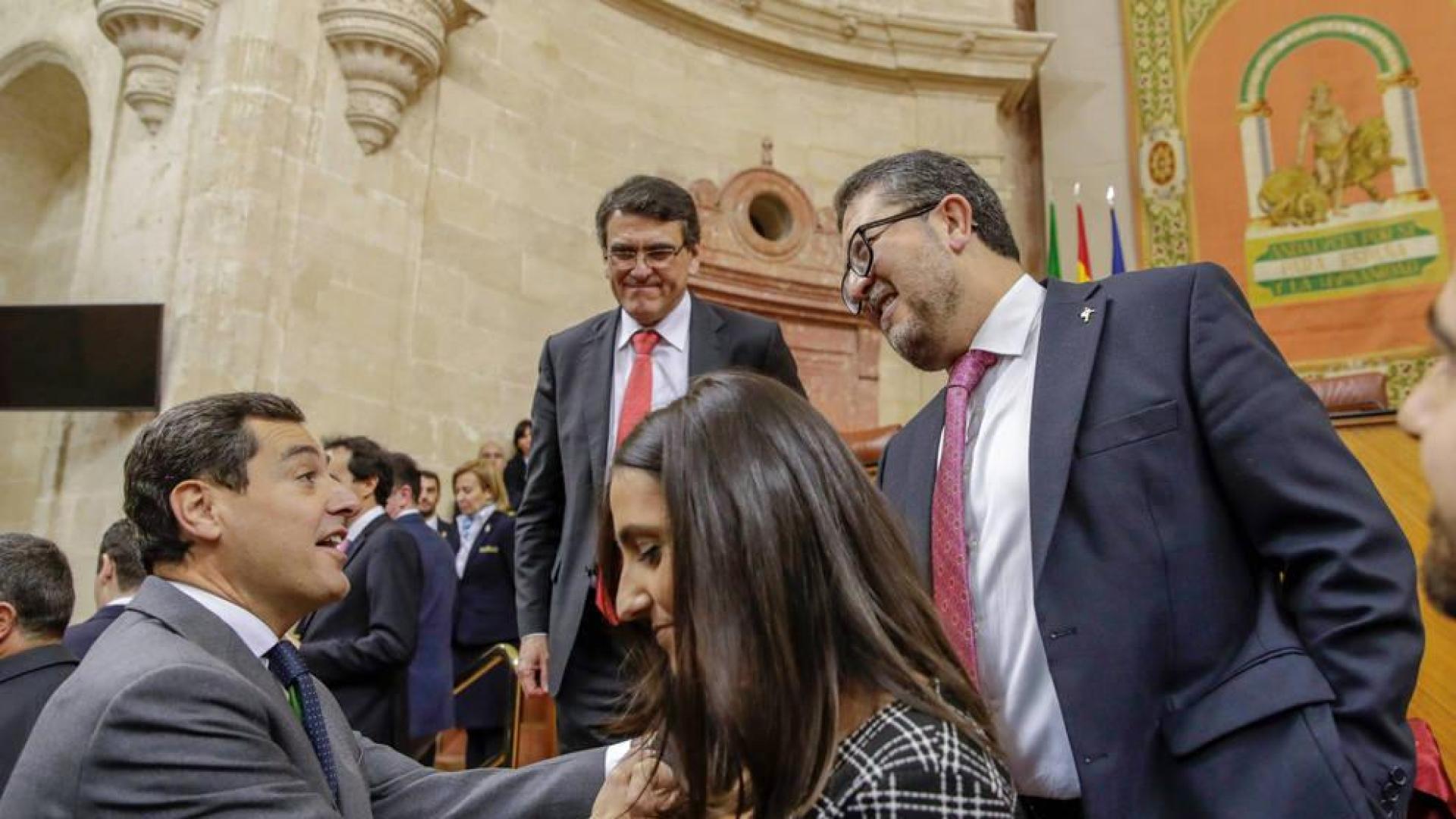 PP y Vox cierran un acuerdo para investir a Juanma Moreno en Andalucía