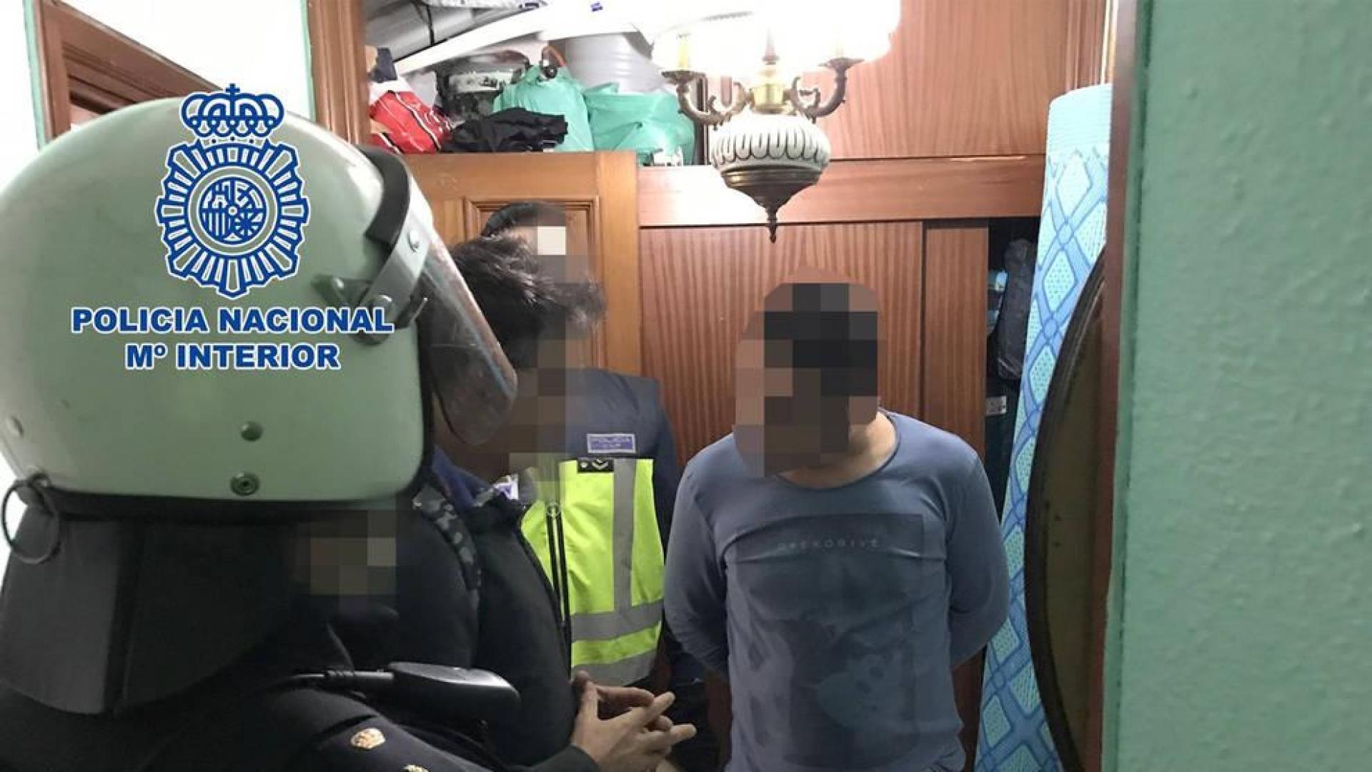 Ocho detenidos en Almería de una red que introducía inmigrantes en patera